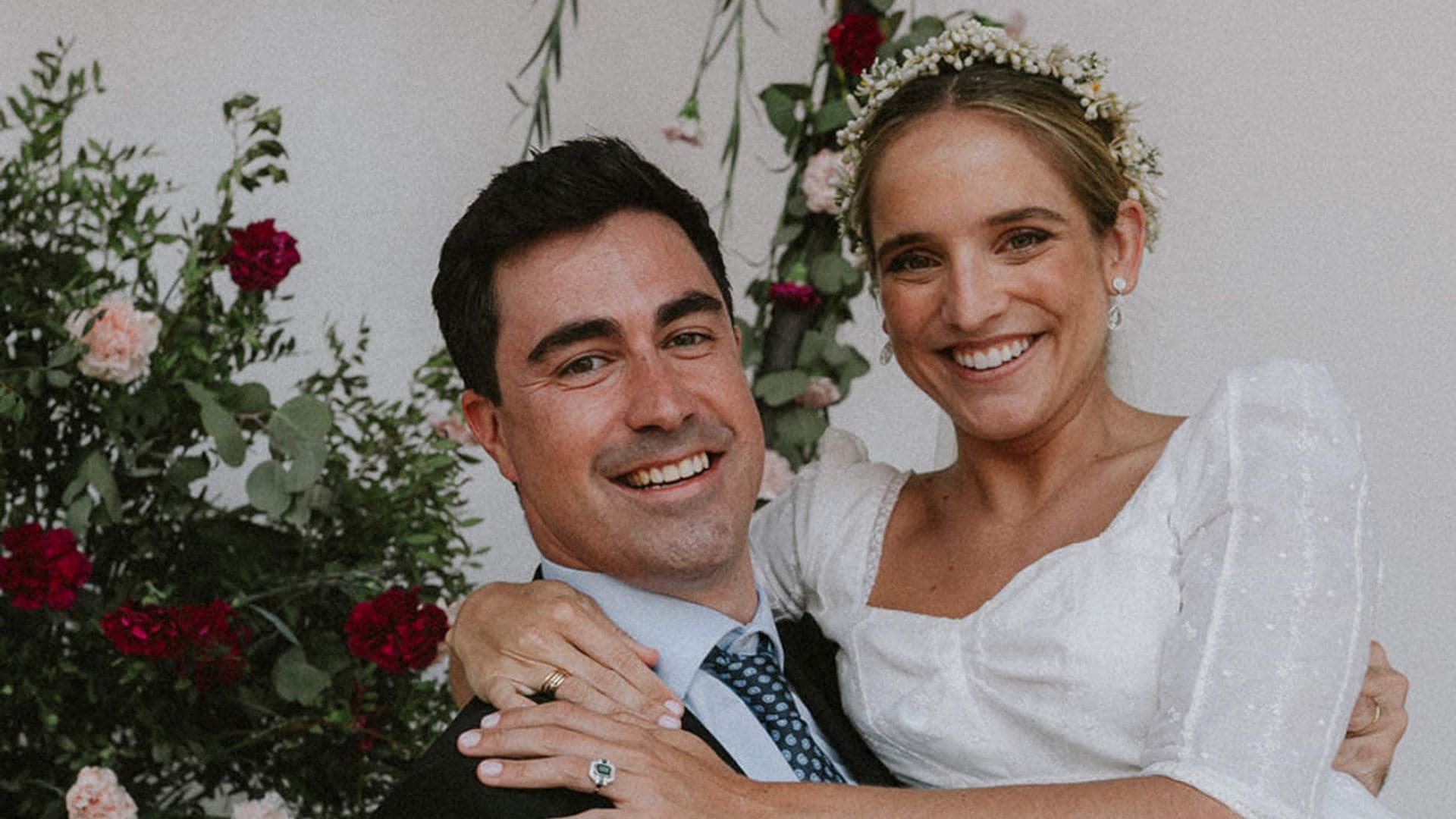 Blanca eligió un vestido de novia romántico y un tocado 'vintage' para su boda en Sevilla