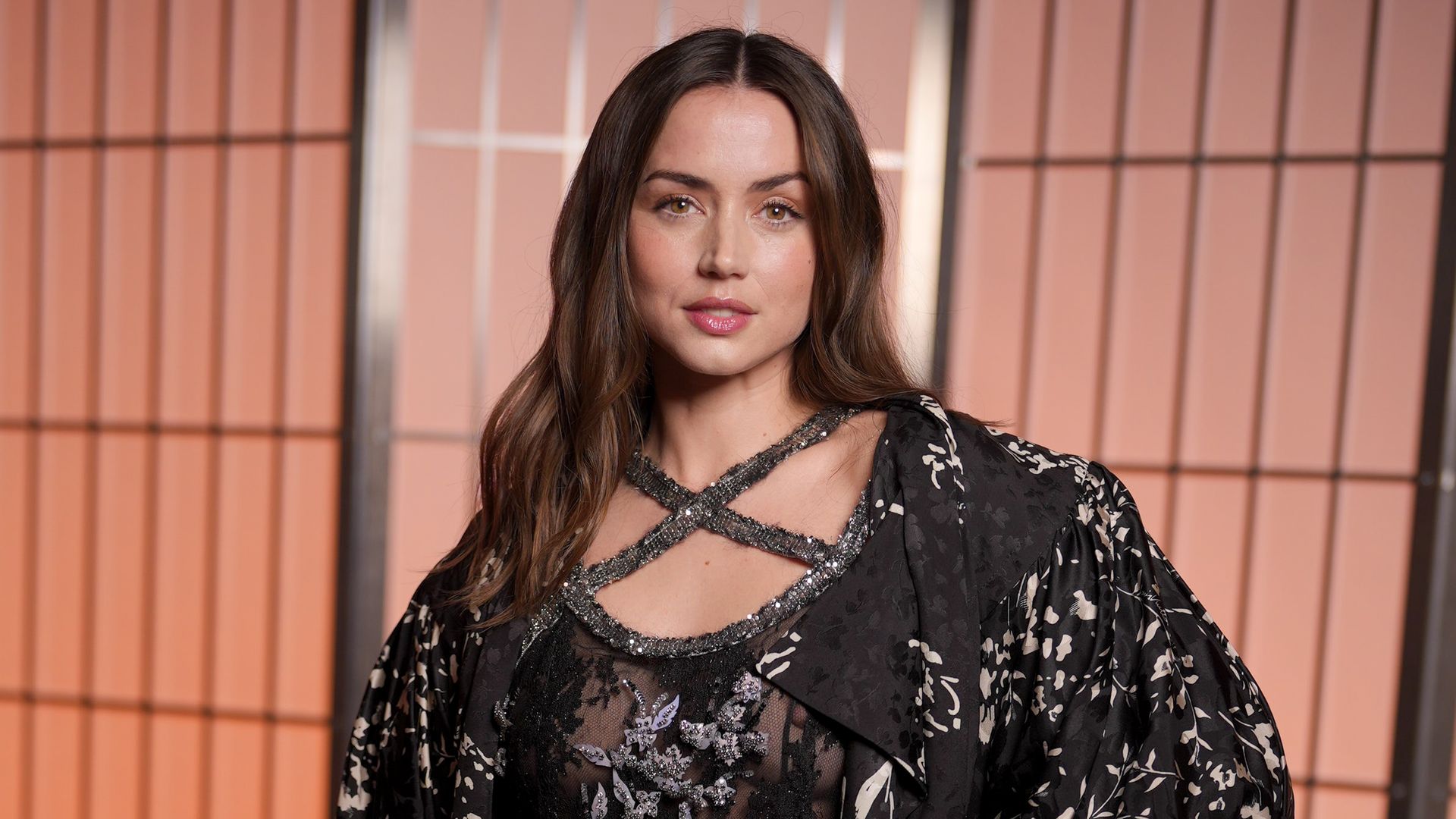 Ana de Armas, Emma Stone y más invitadas de lujo al desfile Otoño/Invierno 2025-2026 de Louis Vuitton