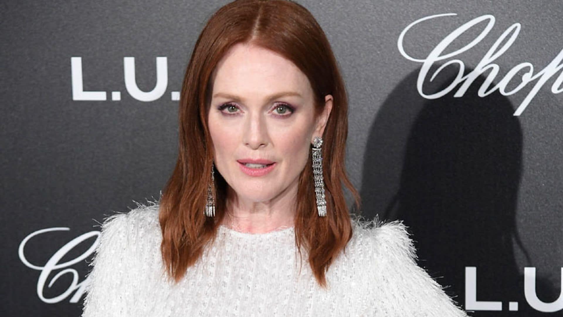 El vestido de fiesta según Julianne Moore: corto o largo pero siempre con joyas XL