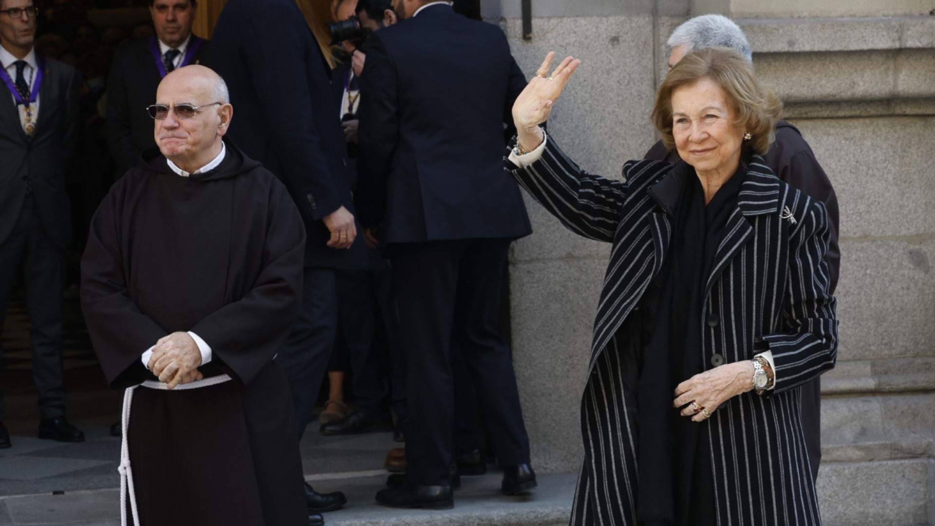 La reina Sofía cumple con la tradición y visita al Cristo de Medinaceli