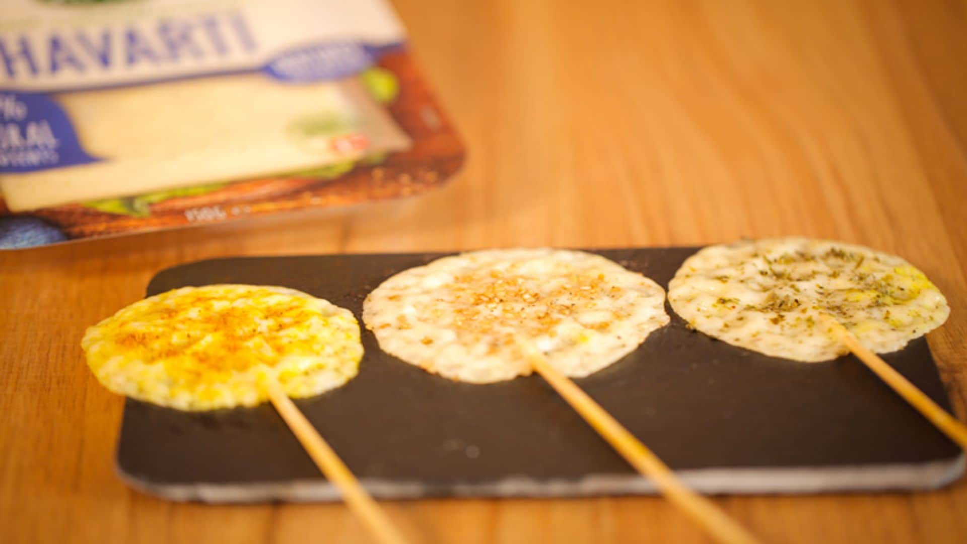 Recetas con quesos loncheados: Piruletas de queso