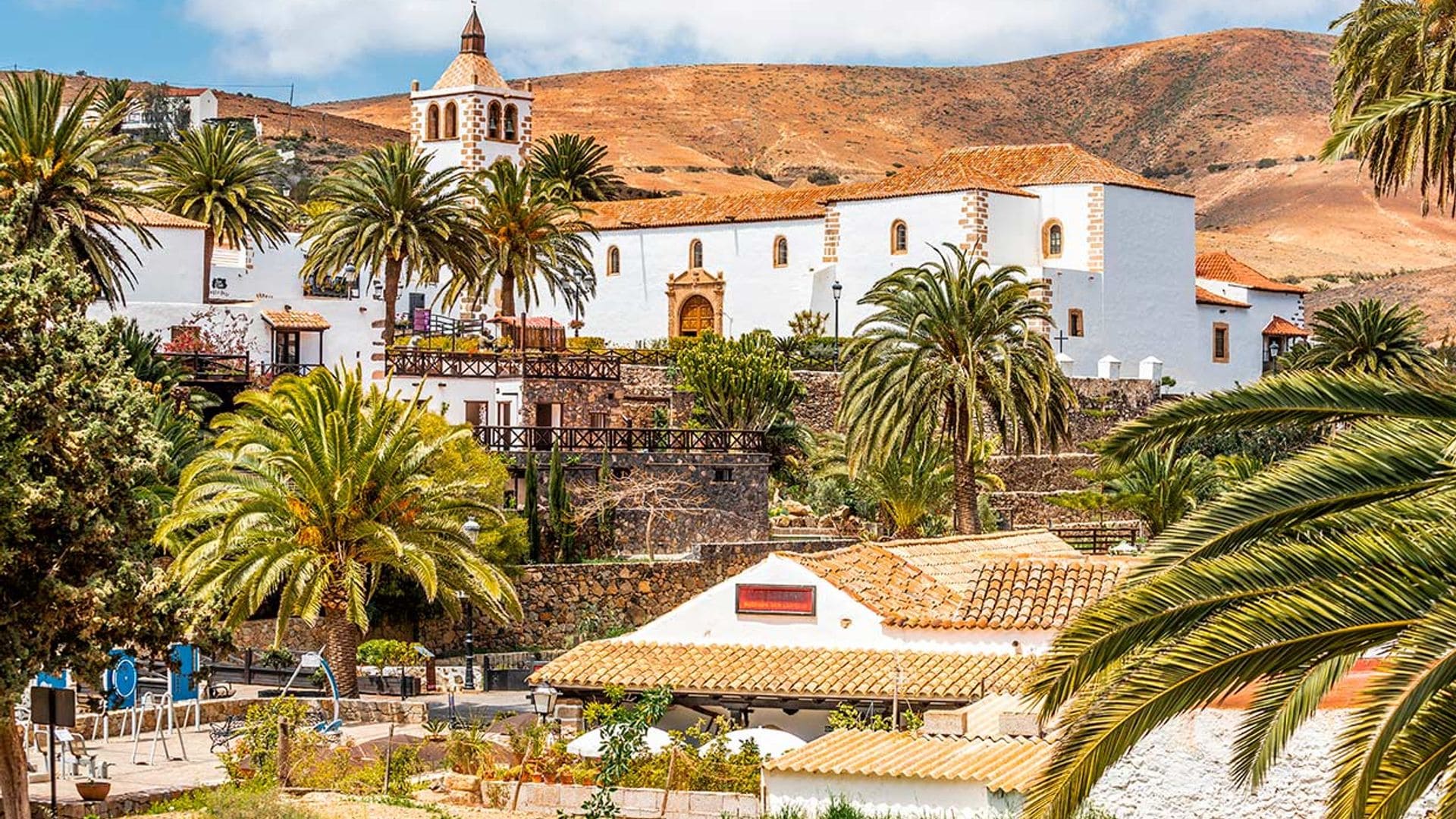 Por la costa oeste de Fuerteventura entre el mar y la montaña