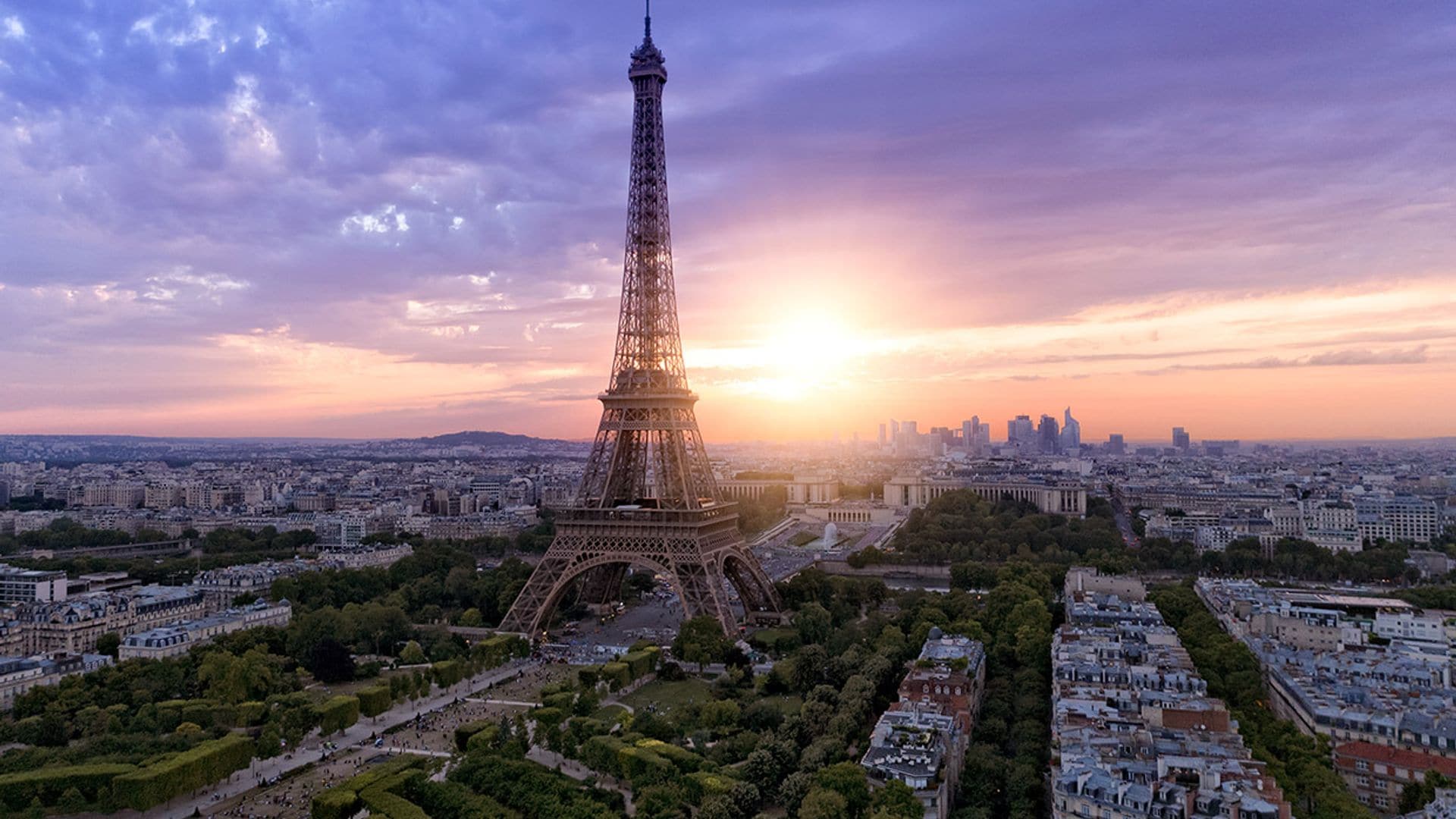 La torre Eiffel,un icono de altura que nació para ser efímero