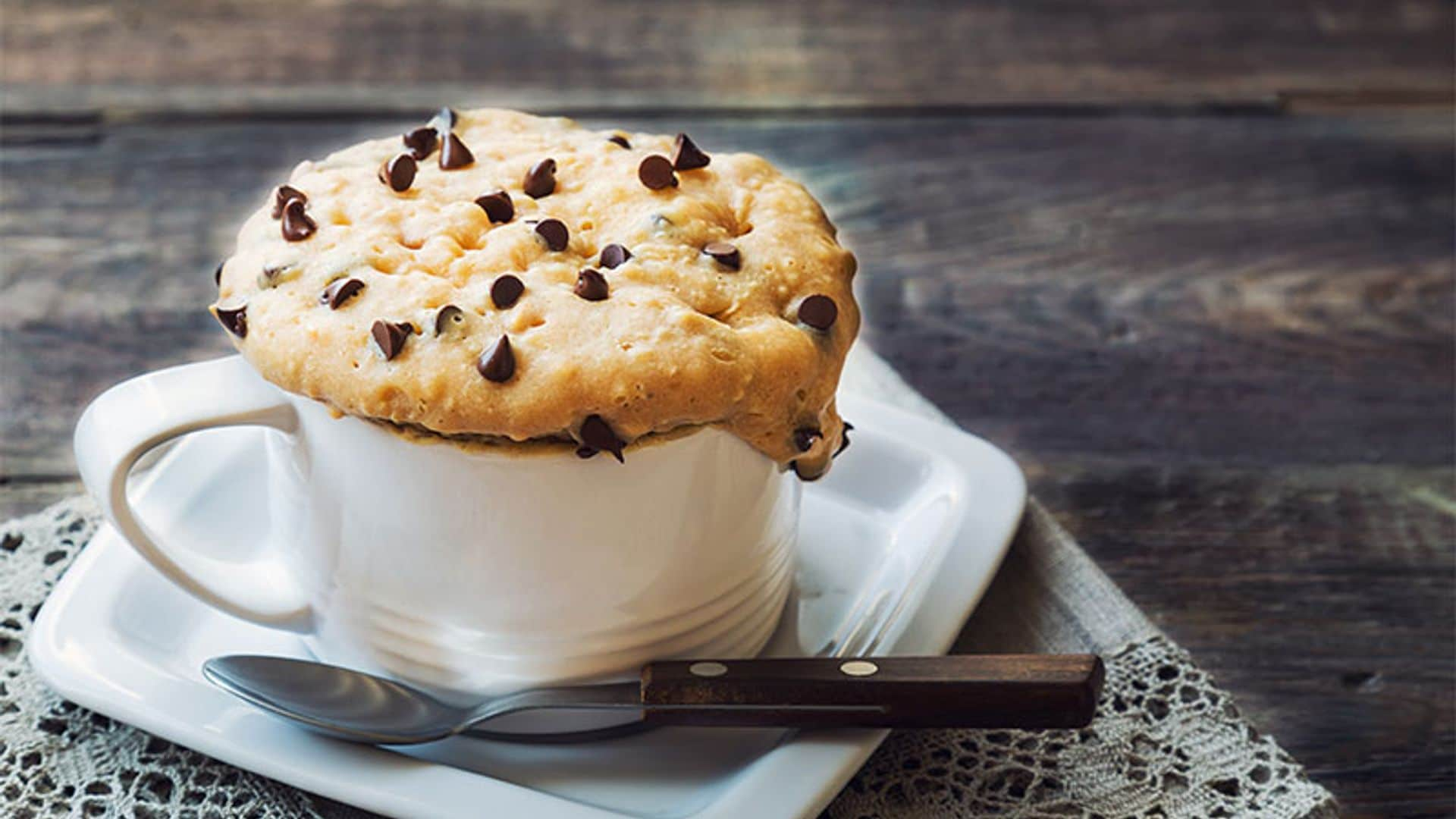 'Mug cake' de 'cookies' de choco y cacahuete