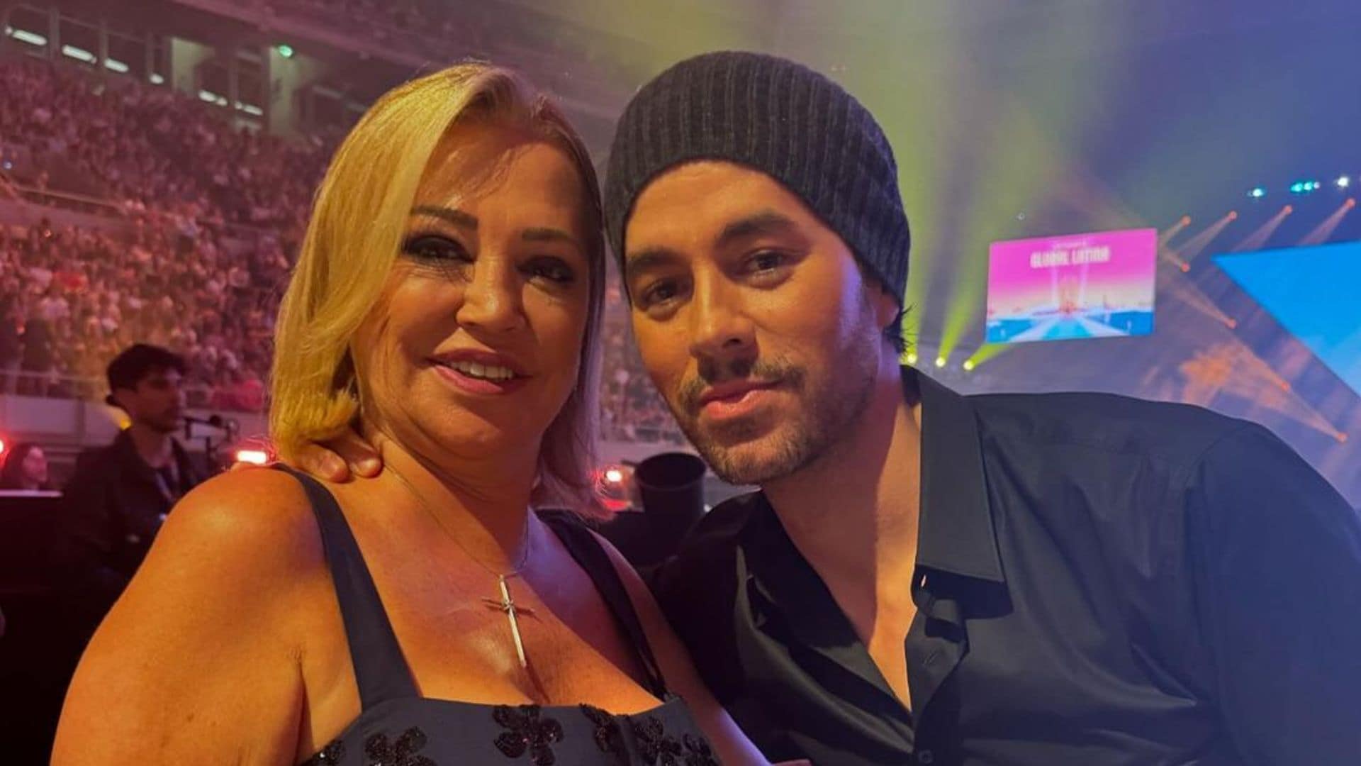 Las fotos virales de Belén Esteban con todas las estrellas en la gala de LOS40: de Enrique Iglesias a Maluma