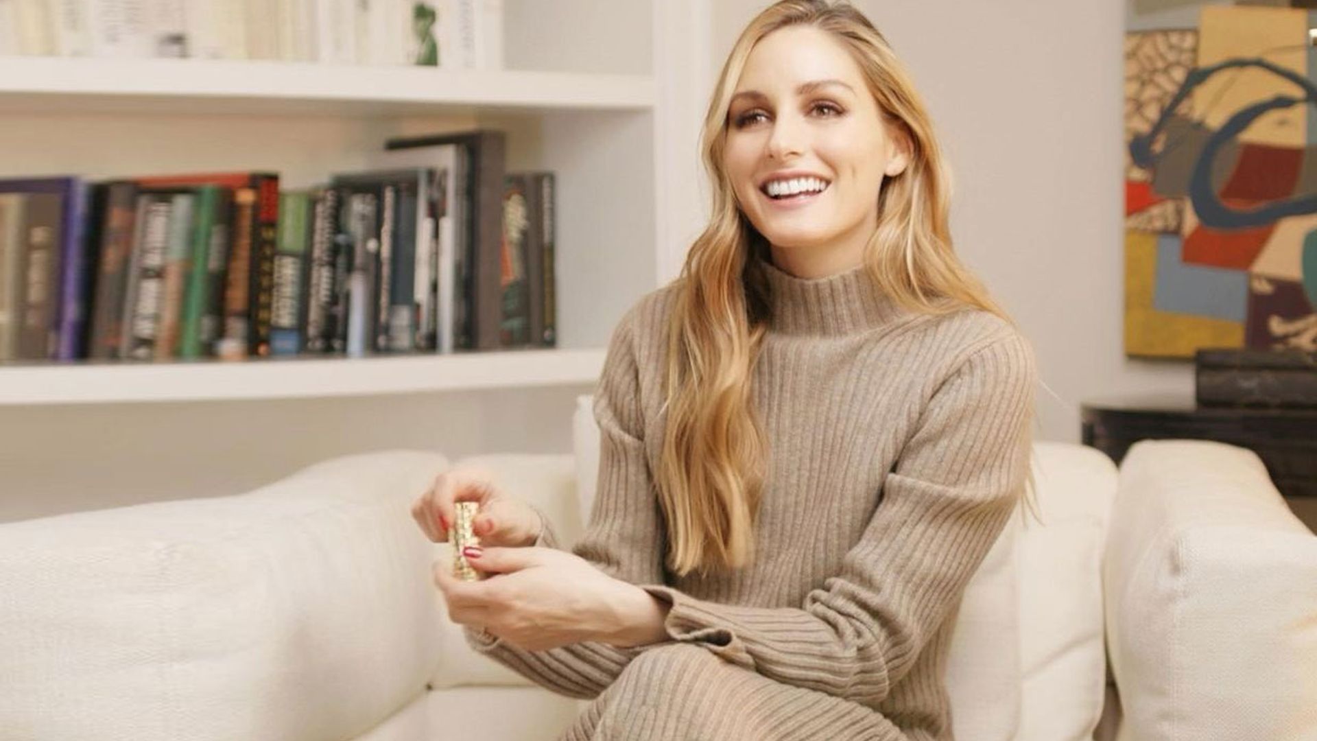 Olivia Palermo presenta su nuevo proyecto de belleza en ¡HOLA!