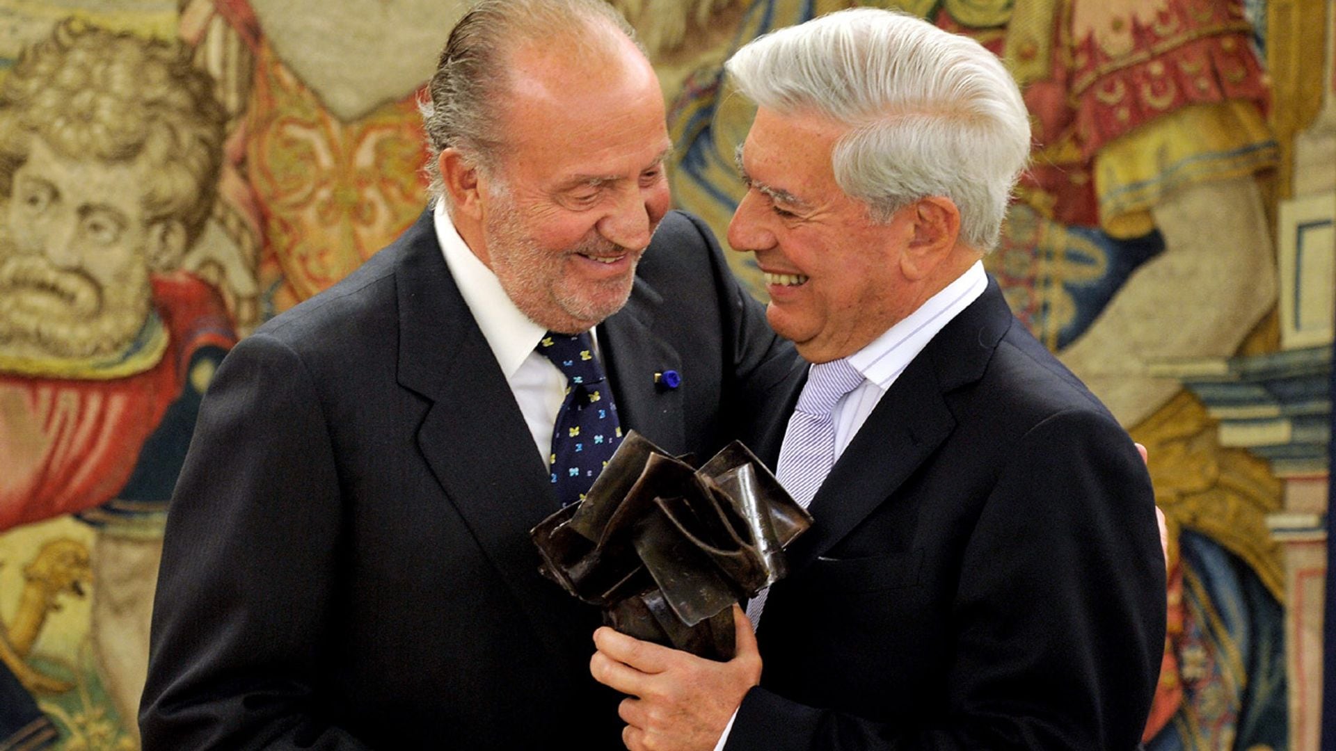 El motivo por el que Vargas Llosa ha invitado al rey Juan Carlos a su gran cita en París