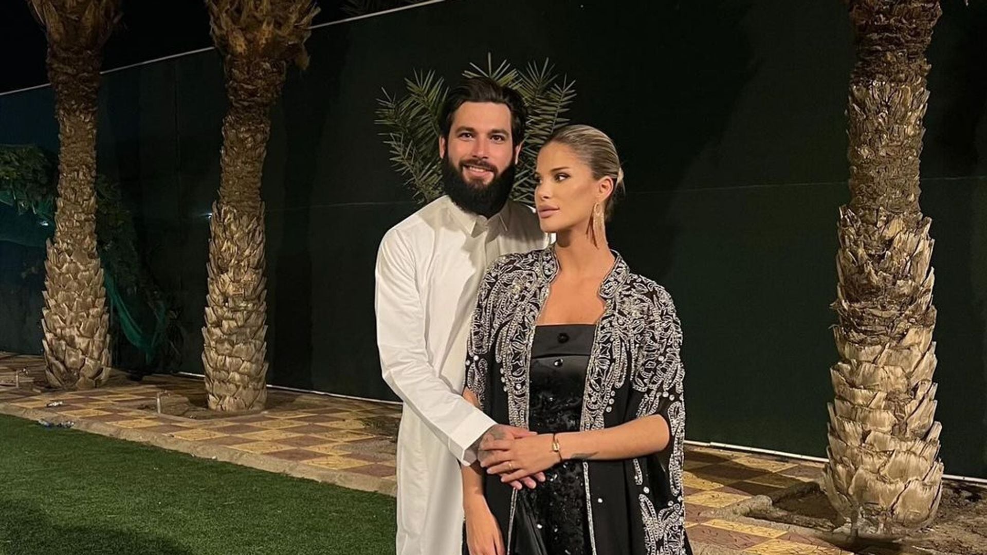 La boda sorpresa de Jota Peleteiro en Arabia Saudí con la modelo Ajla Etemovic cinco meses después de su conversión al Islam
