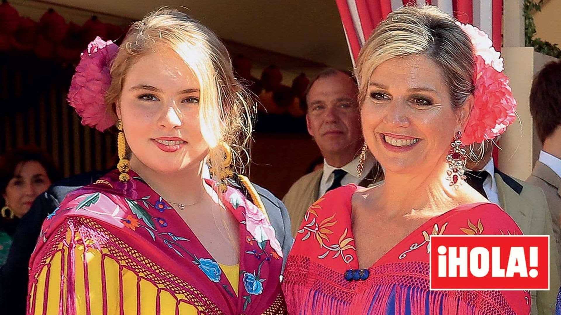 En ¡HOLA!, sorprendente y divertida visita a la Feria de Abril de la reina Máxima y su familia