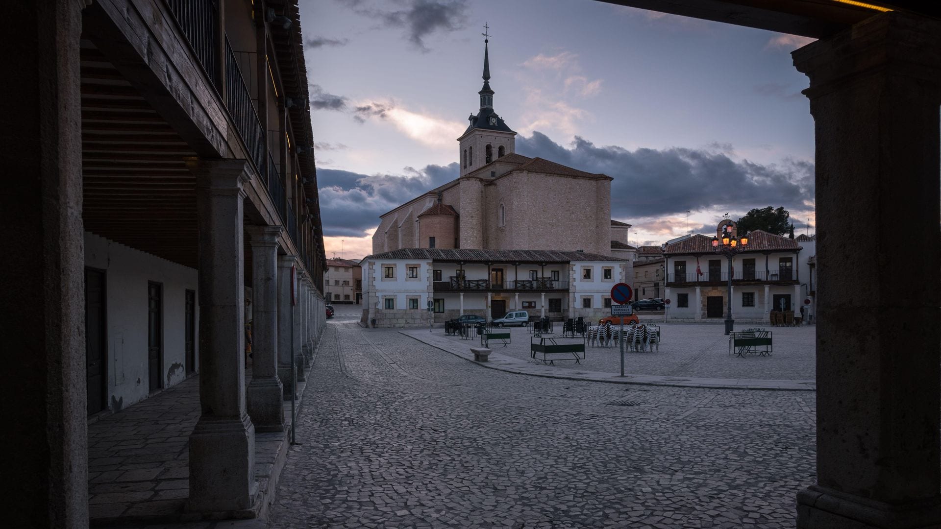 Plaza e iglesia de Santa María en Colmenar de Oreja, villa de la Comunidad de Madrid