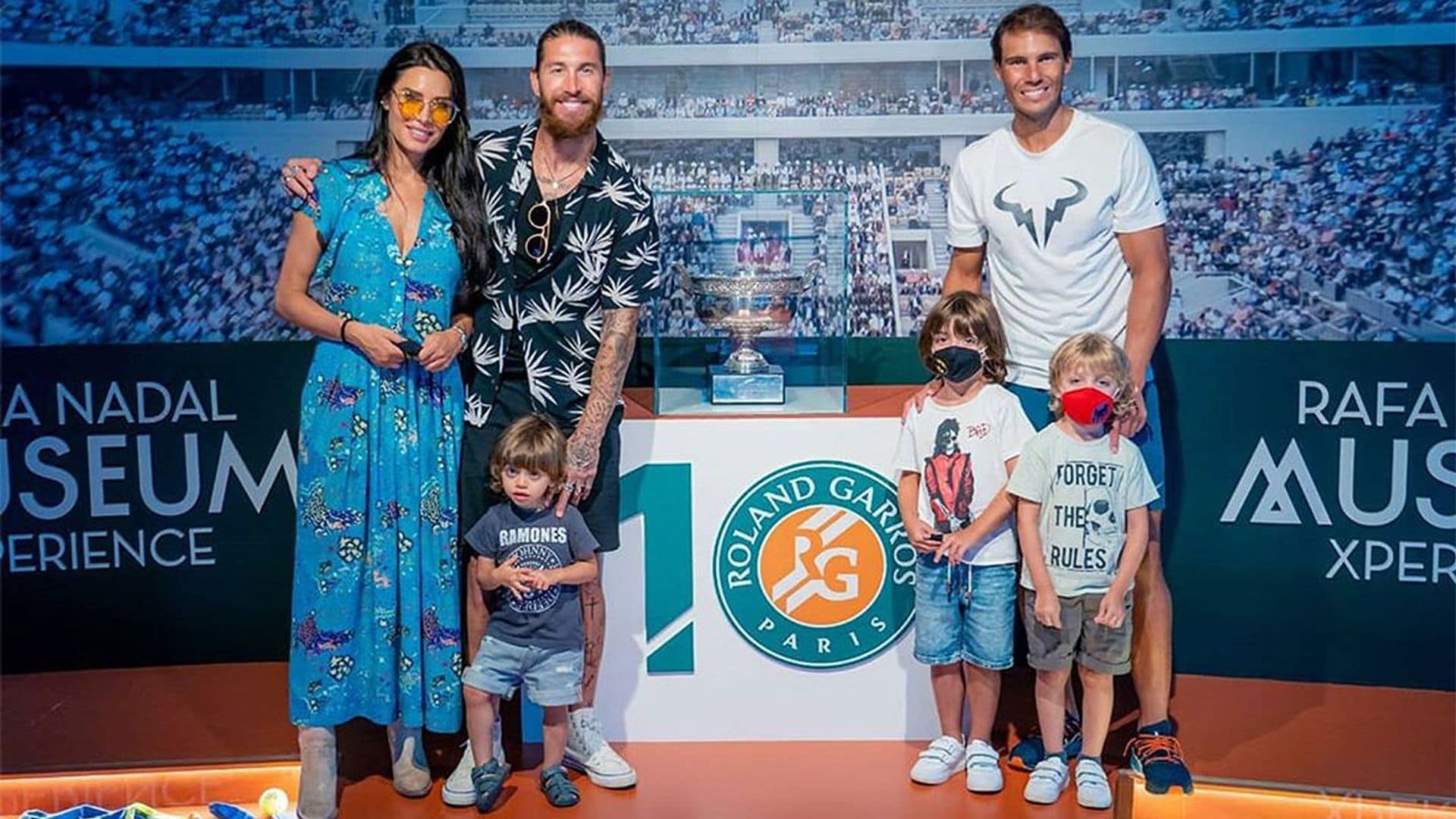 ¿Futbolista o tenista? Los hijos de Pilar Rubio y Sergio Ramos se divierten en la academia de Rafa Nadal