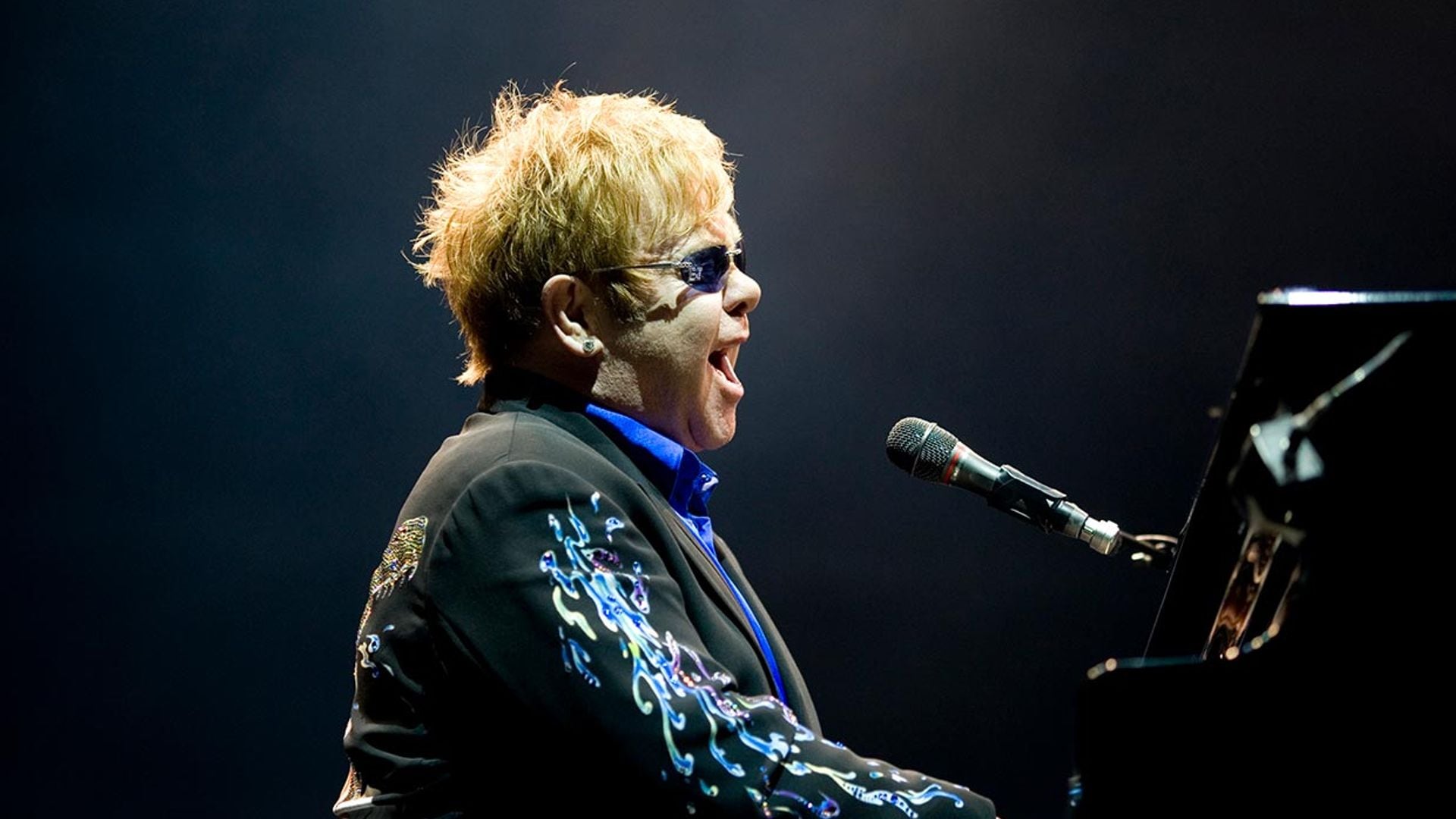 Elton John y su gira final, 'en jaque' por culpa de una neumonía