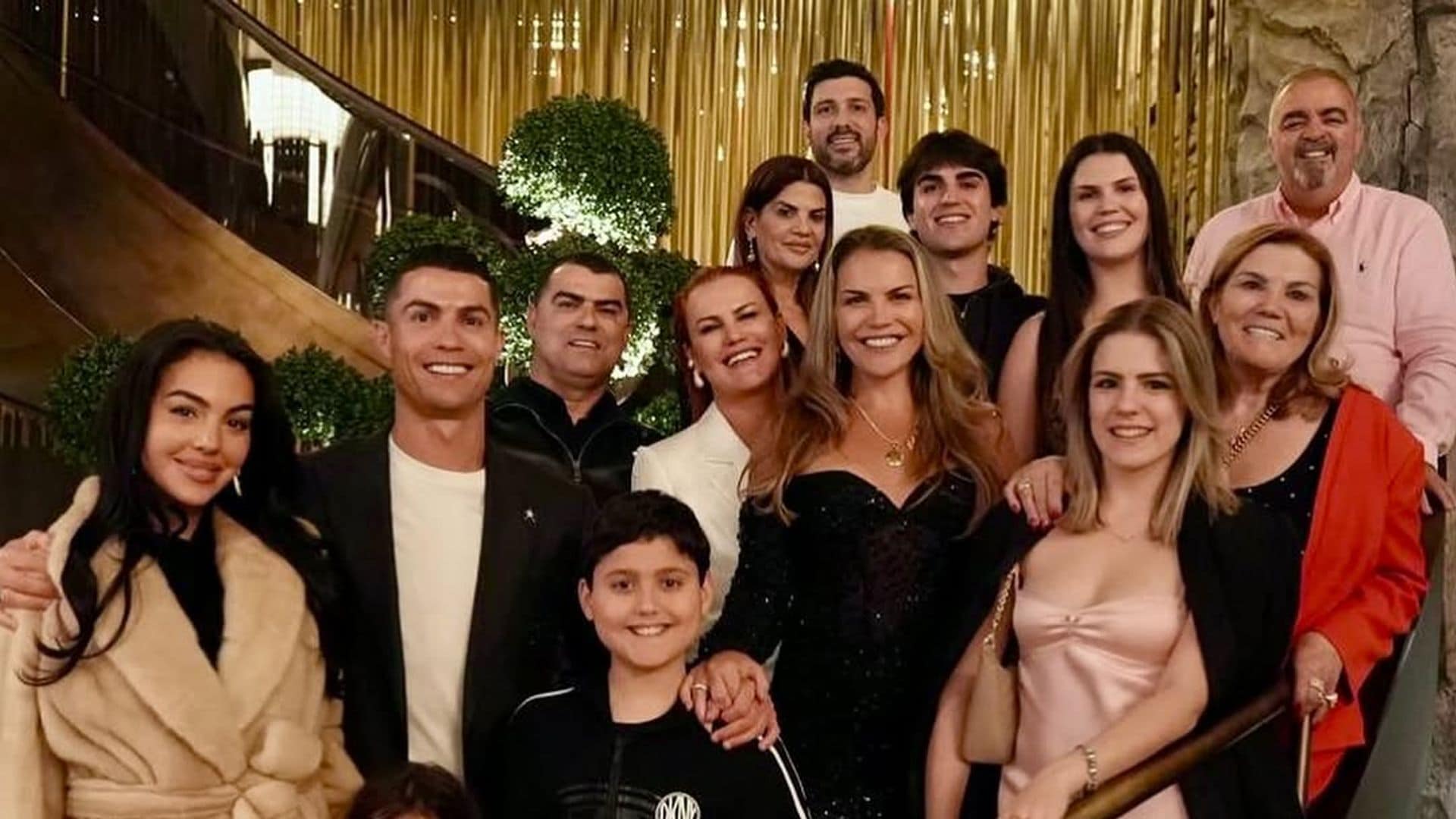 El fiestón de cumpleaños de Cristiano Ronaldo, bailando con Georgina y rodeado por toda su familia