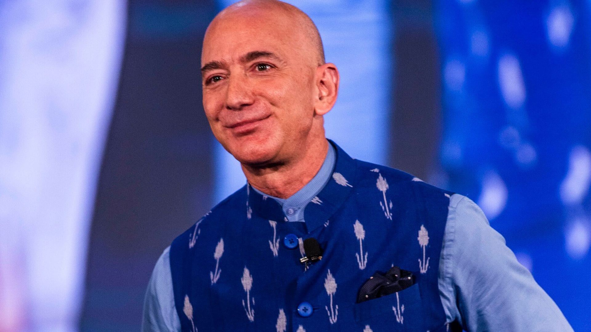 Jeff Bezos ya no es el hombre más rico del mundo: descubre quién ocupa su lugar