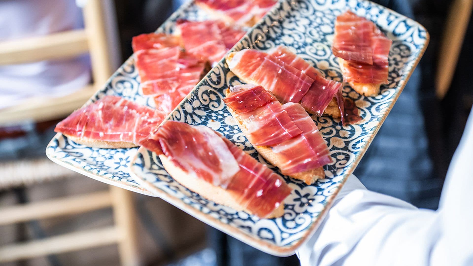 Tosta de jamón ibérico 100% bellota con salmorejo