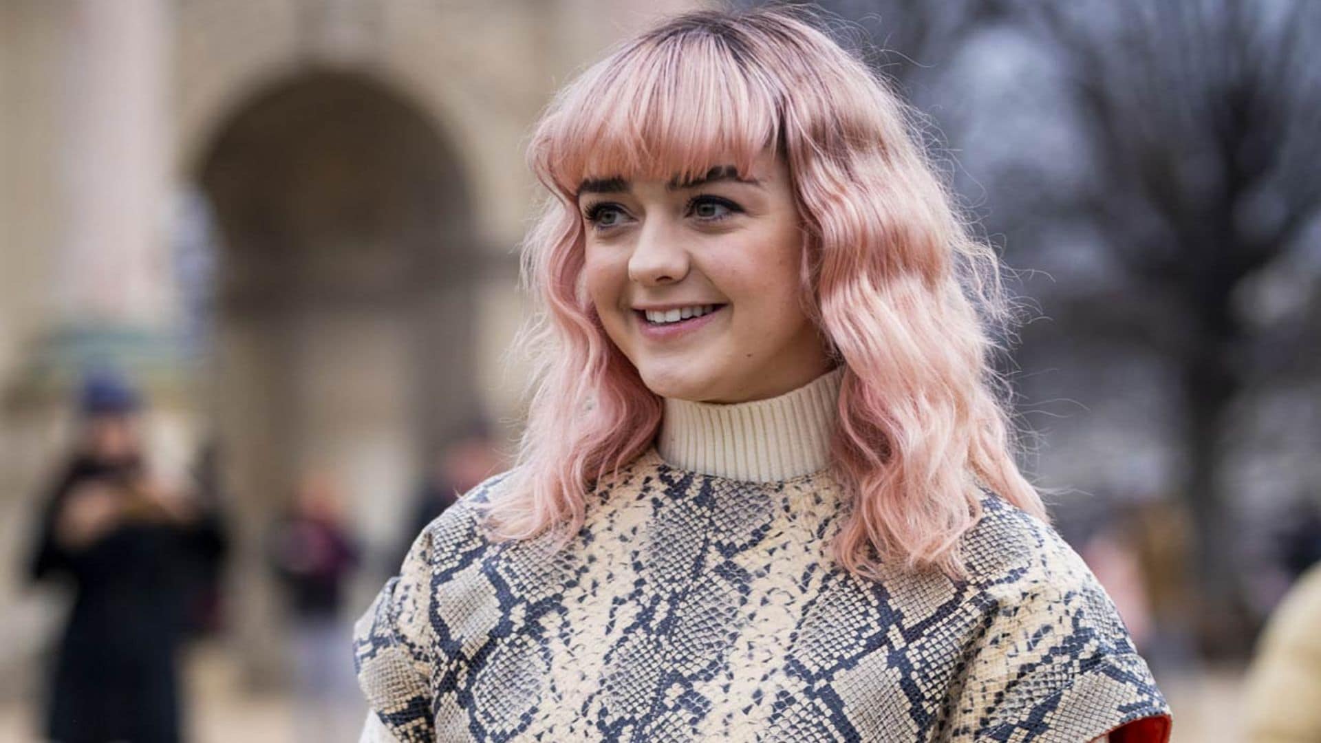 Maisie Williams dice adiós a su pelo fantasía: ¿cuál es su nuevo cambio de look?