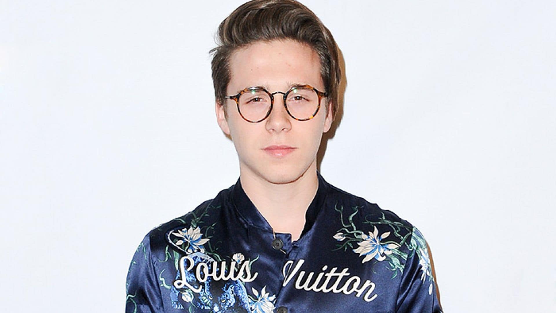 ¡Alerta chicas! Brooklyn Beckham rompe las reglas de la moda