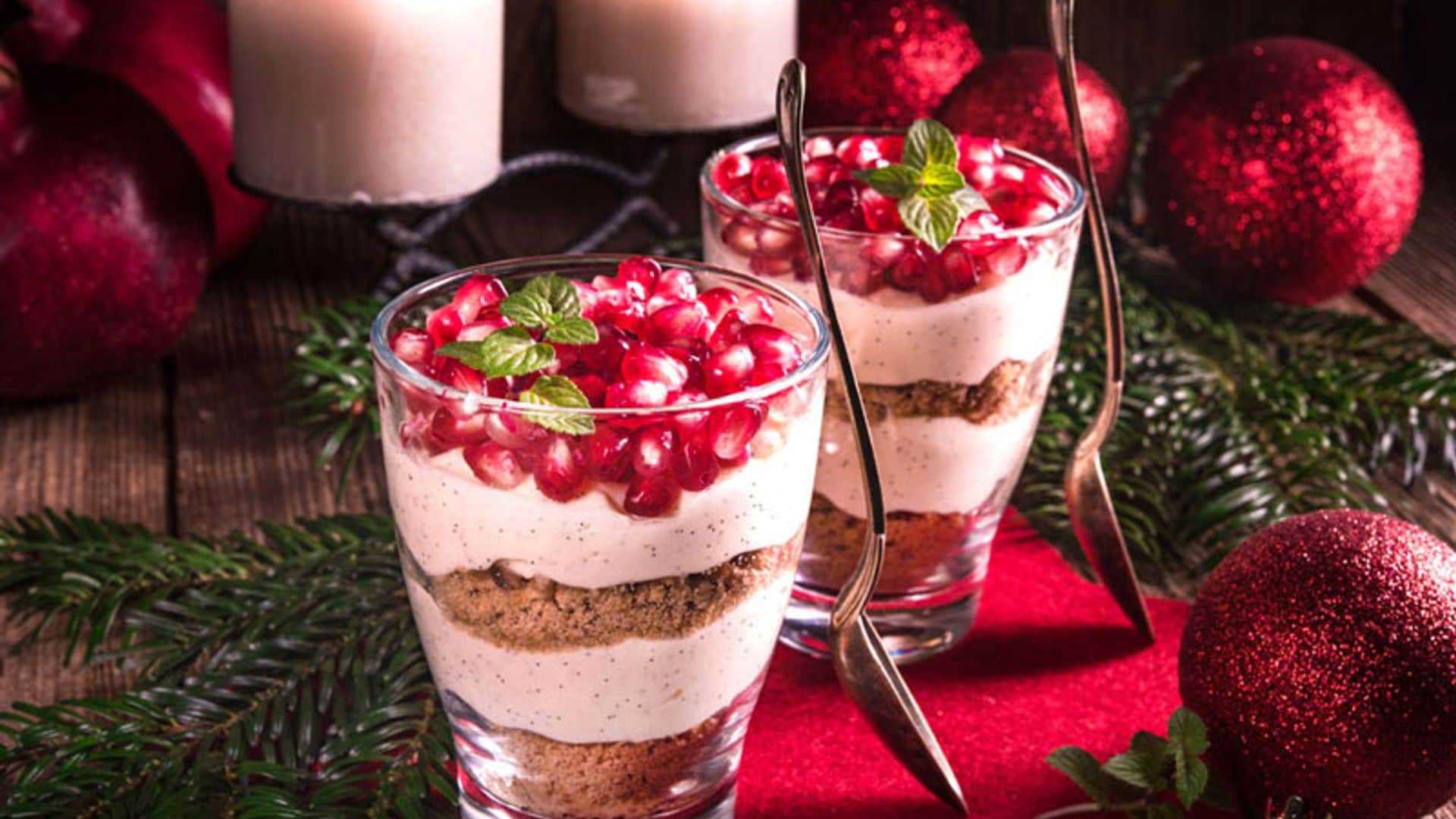 Vasito navideño de mascarpone, cacao y granada