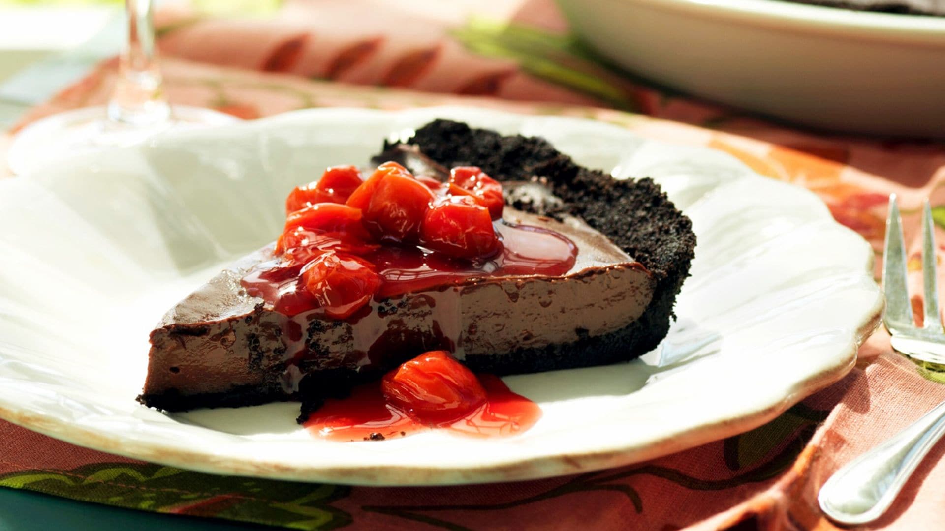 Tarta de chocolate con compota de frambuesas