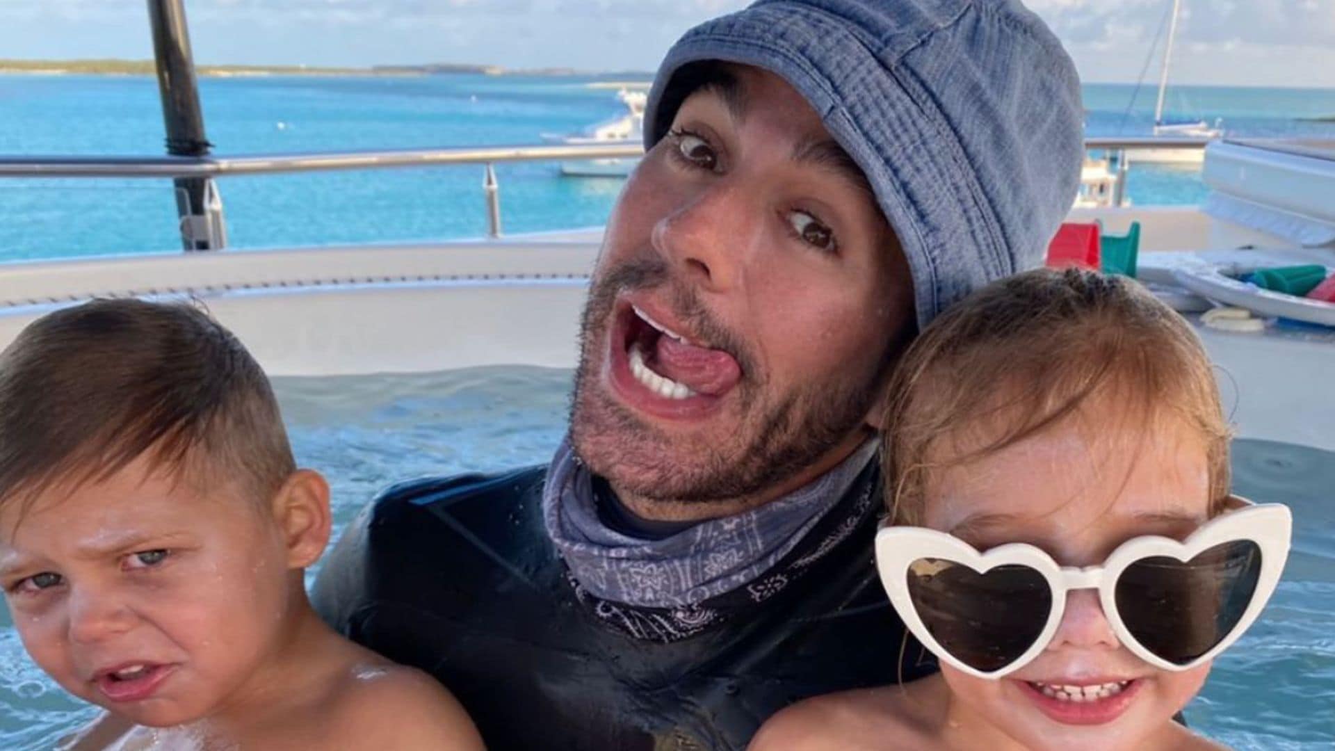 Enrique Iglesias comparte un divertido baile con sus tres hijos, ¡cuánto han crecido!