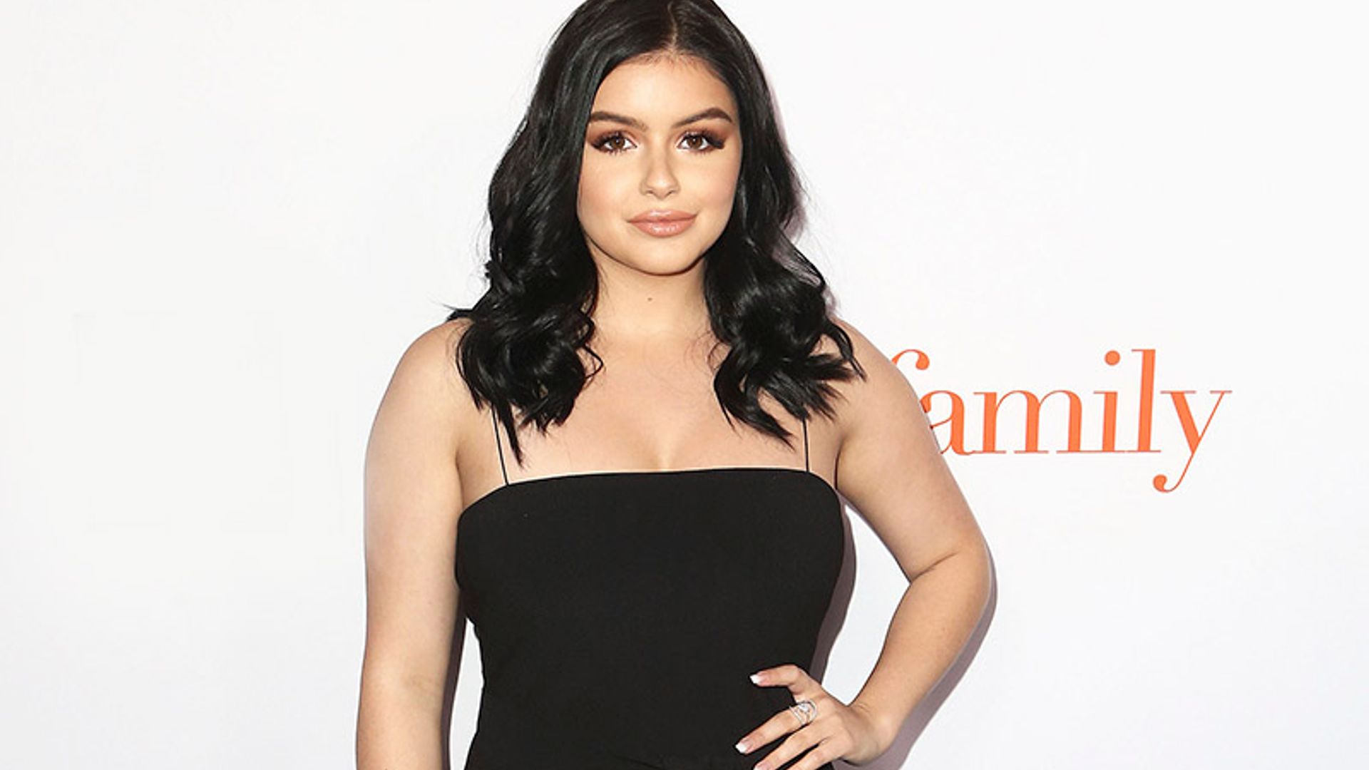 Ariel Winter: su piel perfecta esconde un cosmético que camufla los poros