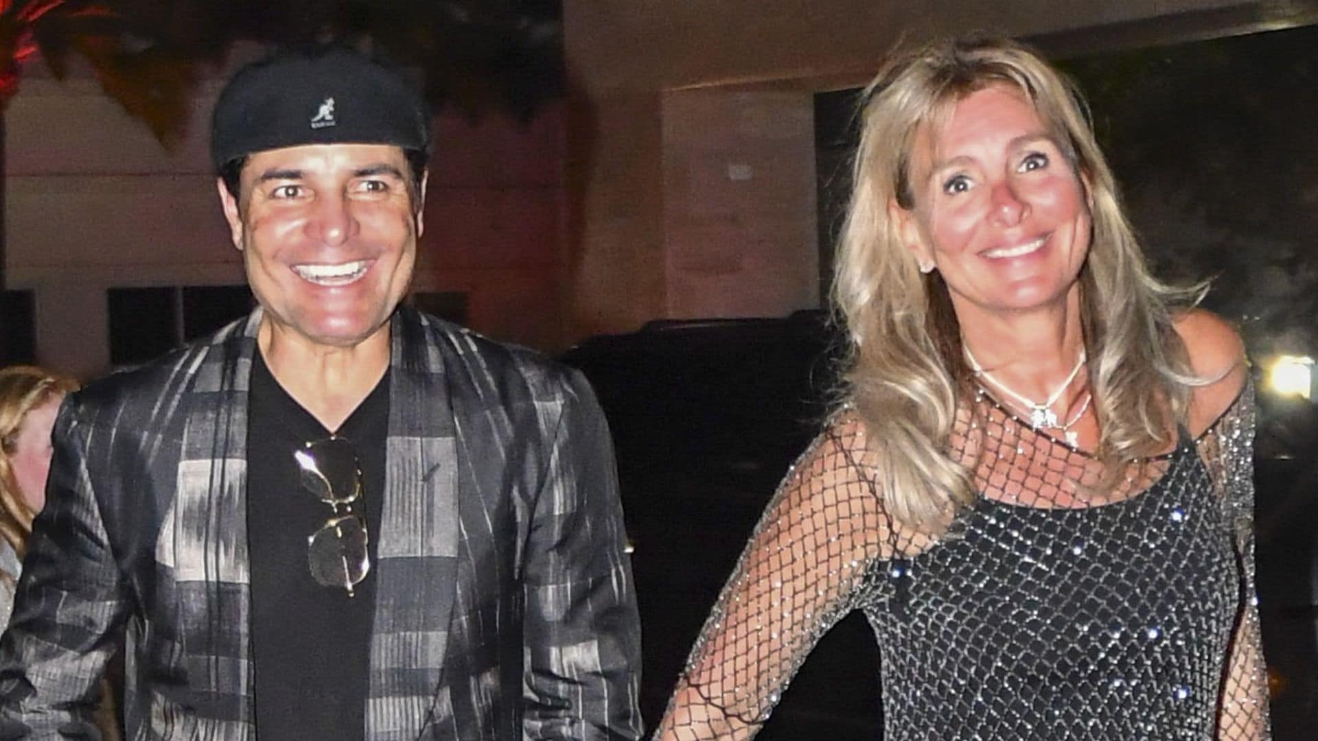 Chayanne, feliz de recibir el 2025 en su amado Puerto Rico, junto a su esposa e hijos