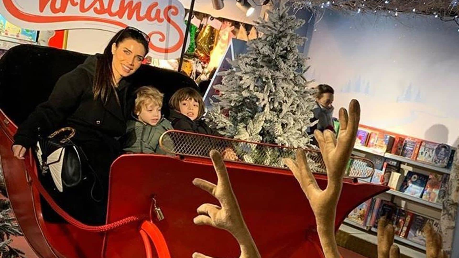 Pilar Rubio y sus hijos se preparan para la Navidad ¡en trineo!