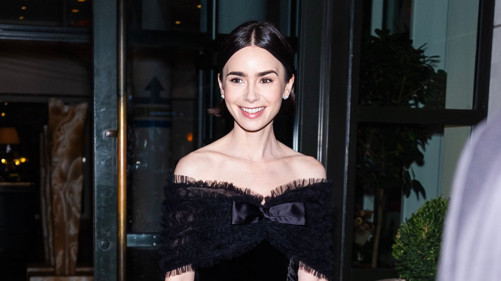 El maratón de estilo de Lily Collins en Nueva York: ¡4 looks en solo 24 horas!