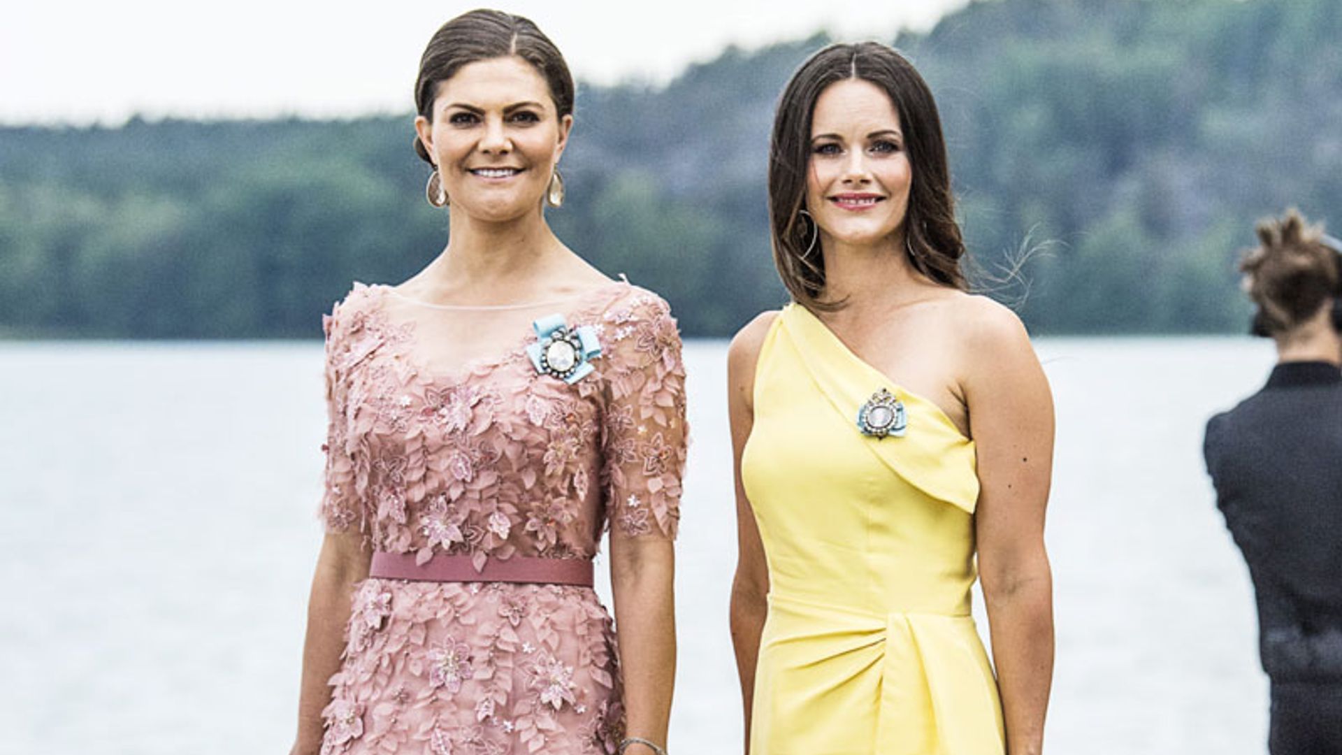 Las conexiones en los looks de invitada de las princesas suecas