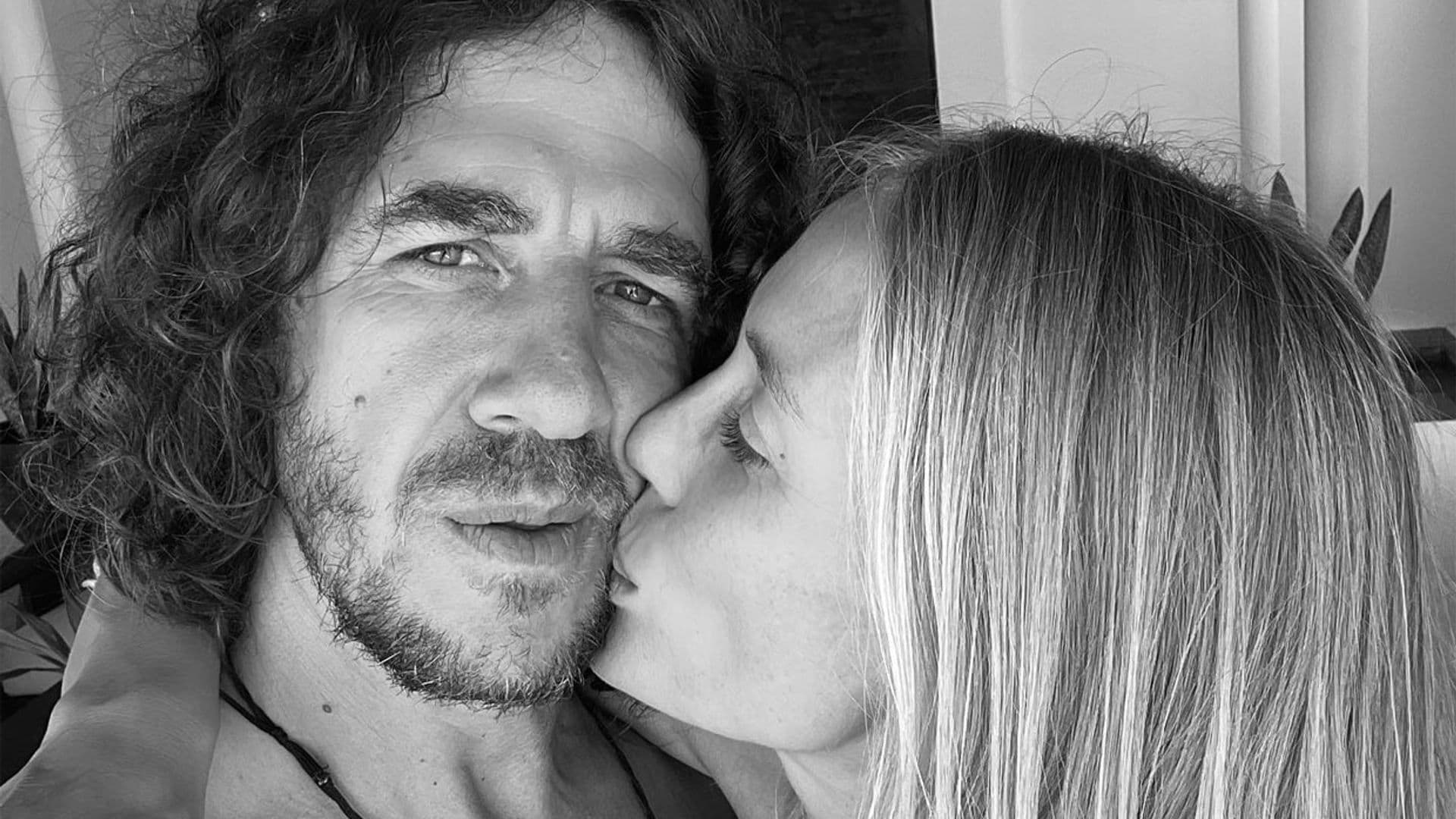 Descubrimos los exclusivos detalles del paraíso donde Carles Puyol y Vanesa Lorenzo pasan sus vacaciones