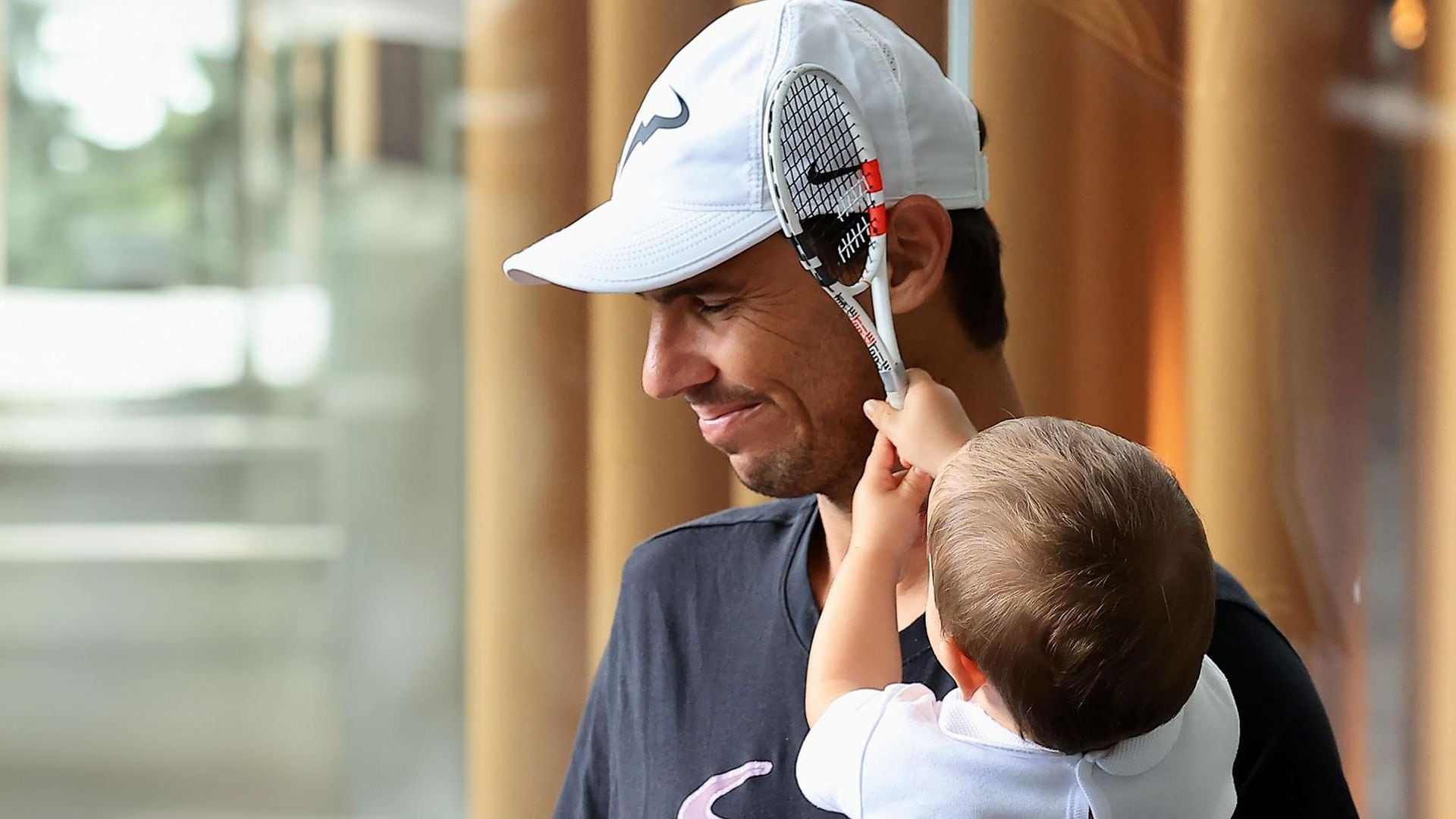 Rafa Nadal y las imágenes más tiernas de su hijo de un año que ya sigue sus pasos en el tenis