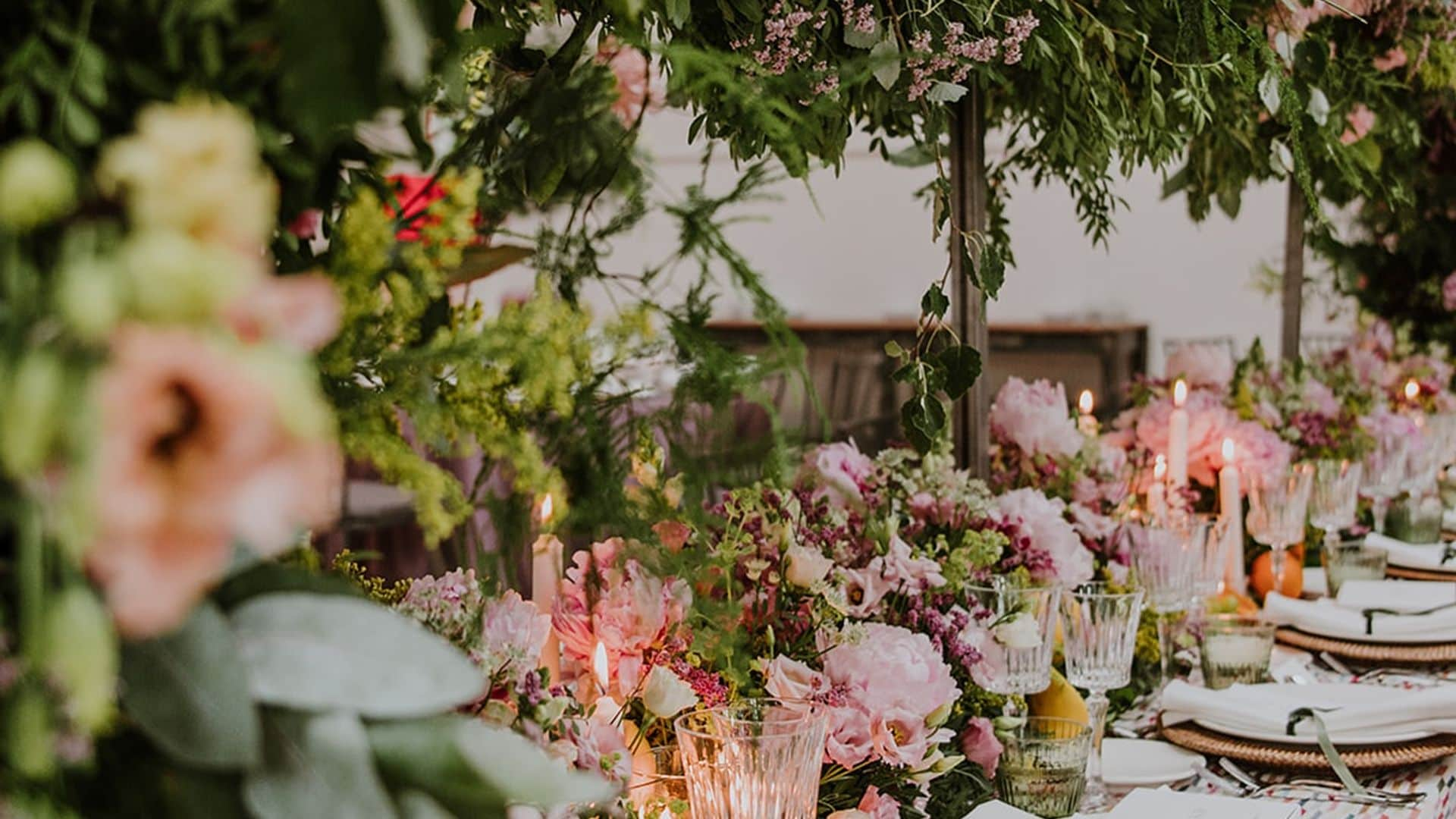 Descubre las 5 tendencias en decoración de mesas de boda que triunfarán este año