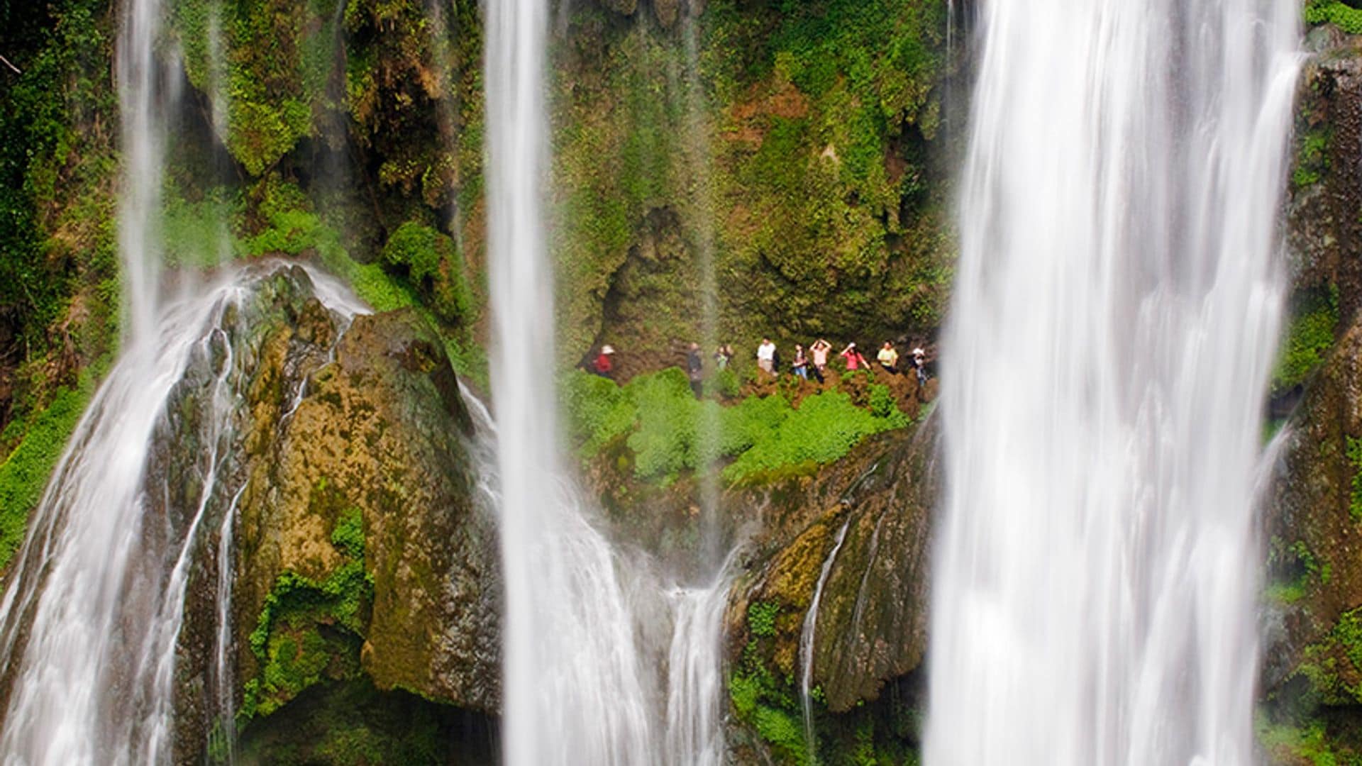 La cascada más alta de Asia, un lugar increíble para estrenar el Año Nuevo chino