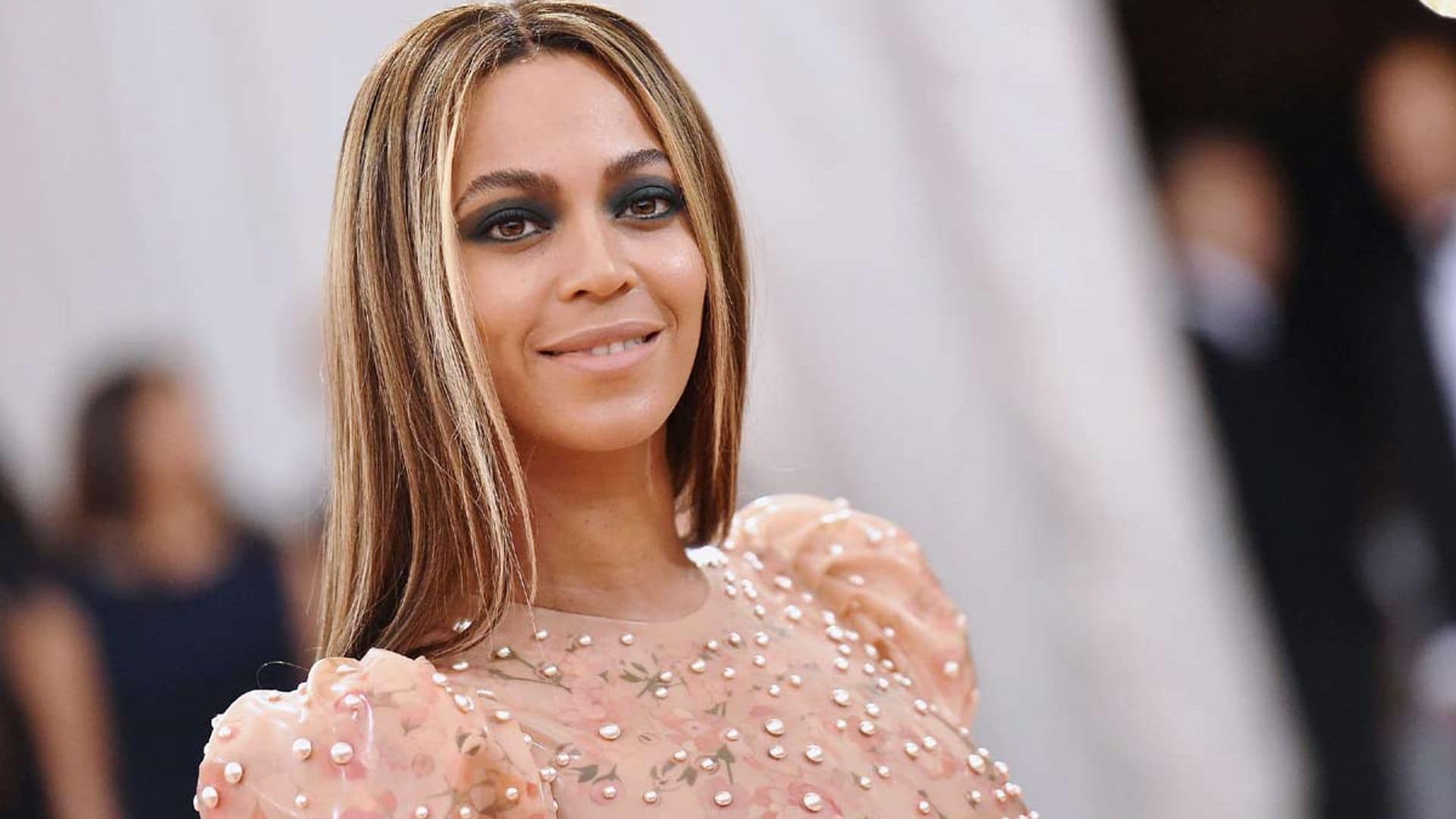 El armario español de Beyoncé se amplía con las gafas de sol que ya conquistaron a Kim Kardashian