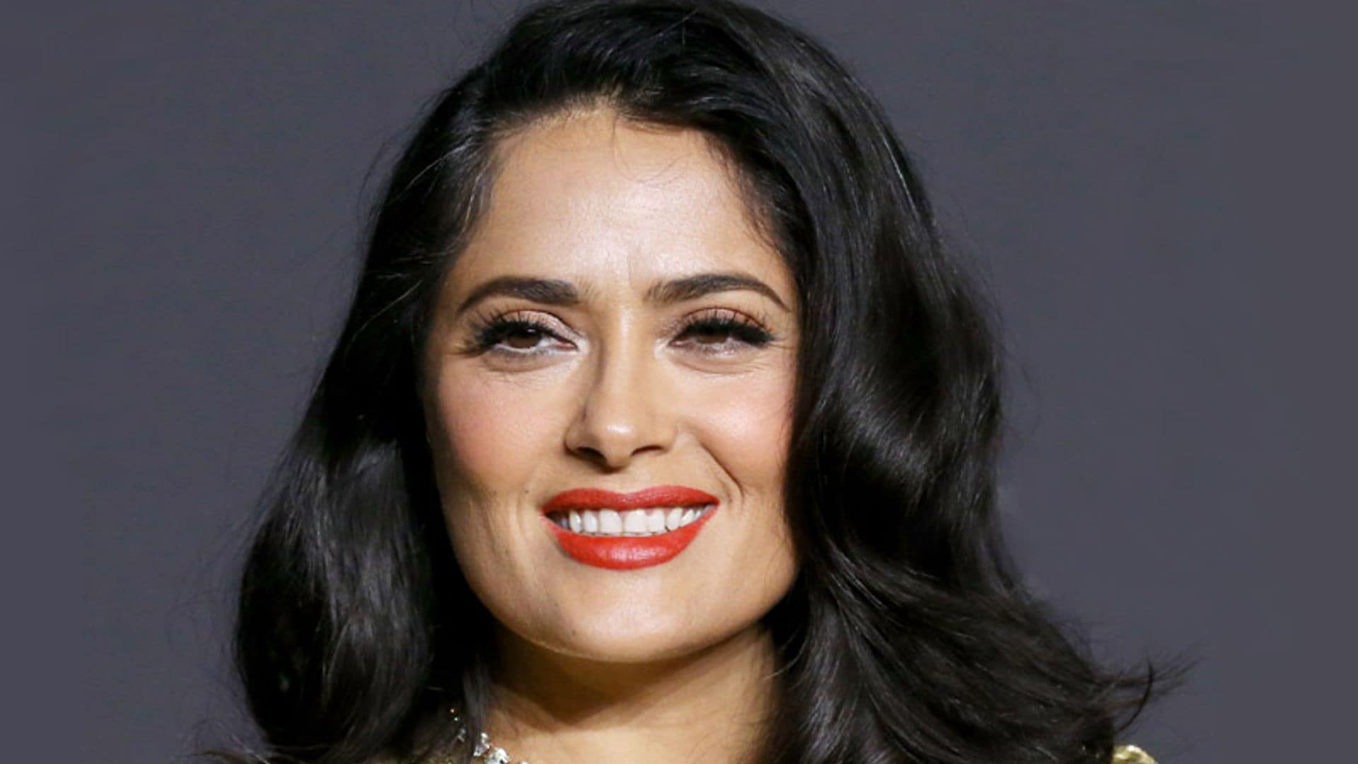 Salma Hayek presume de tipazo en su imagen más sexy