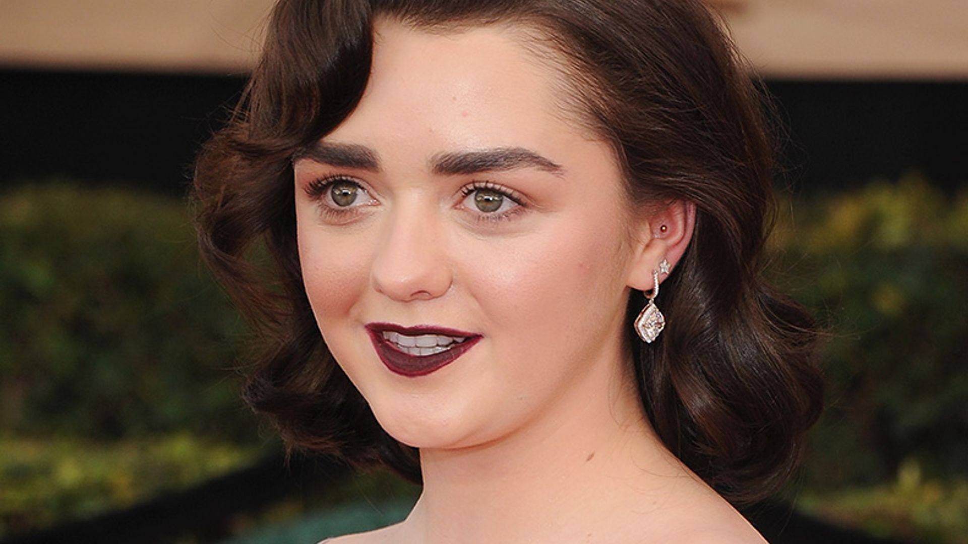 Inspírate en Maisie Williams para llevar una media melena con estilo