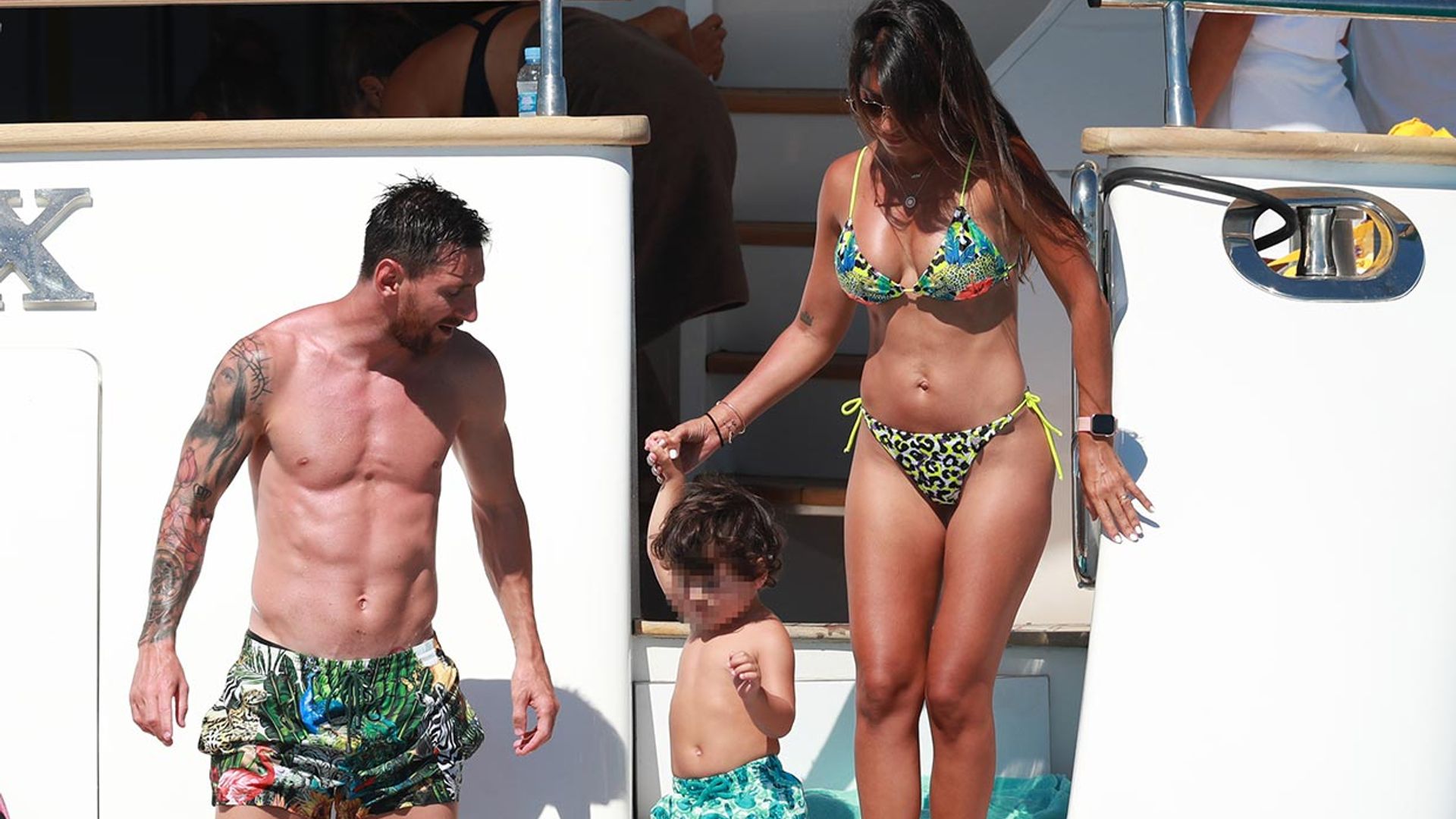 ¡Todos a bordo! El divertido día de Leo Messi y Antonela Roccuzzo con su familia en aguas de Ibiza