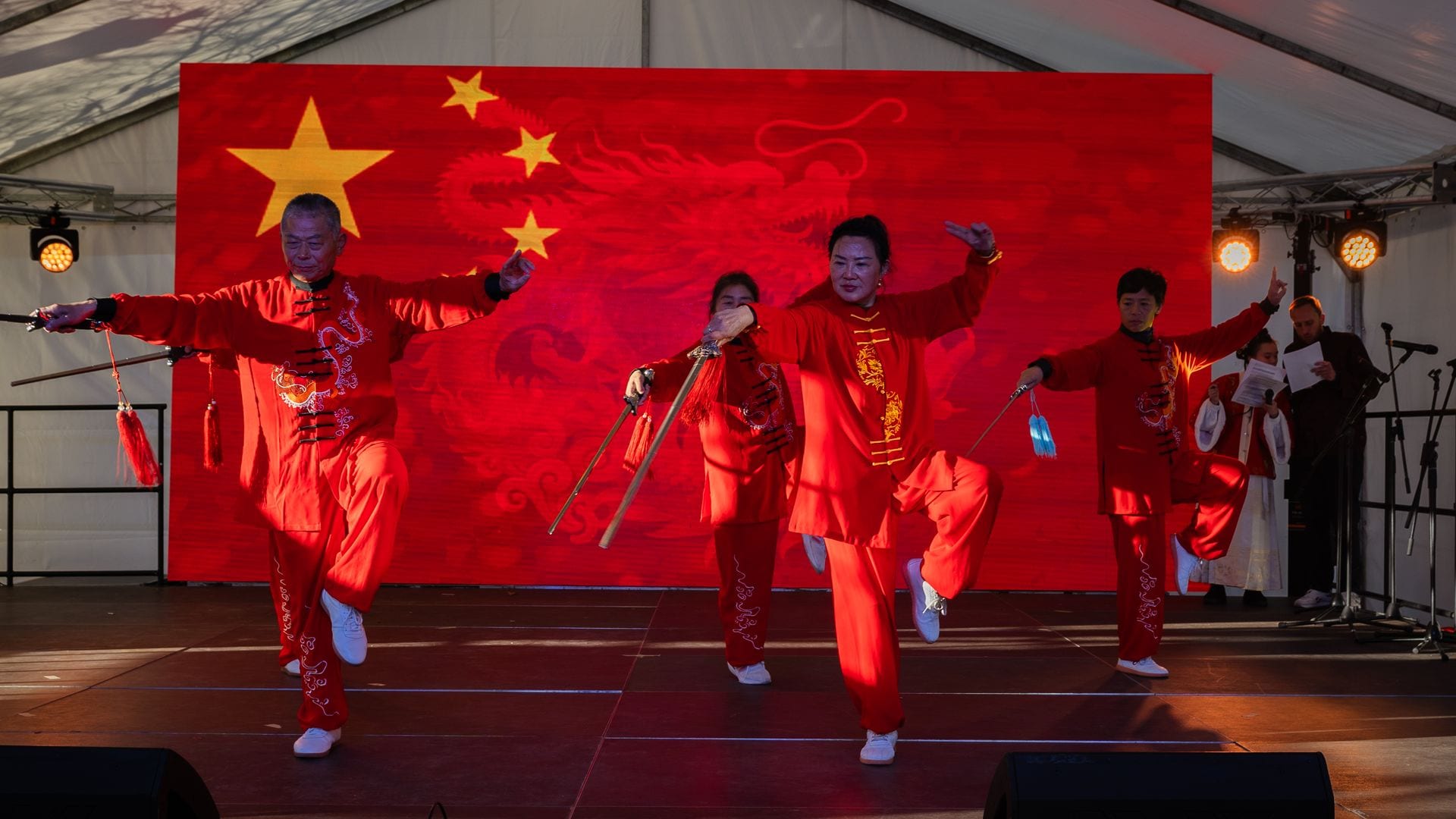 Exposiciones culturales de asociaciones chinas por el Año Nuevo Chino