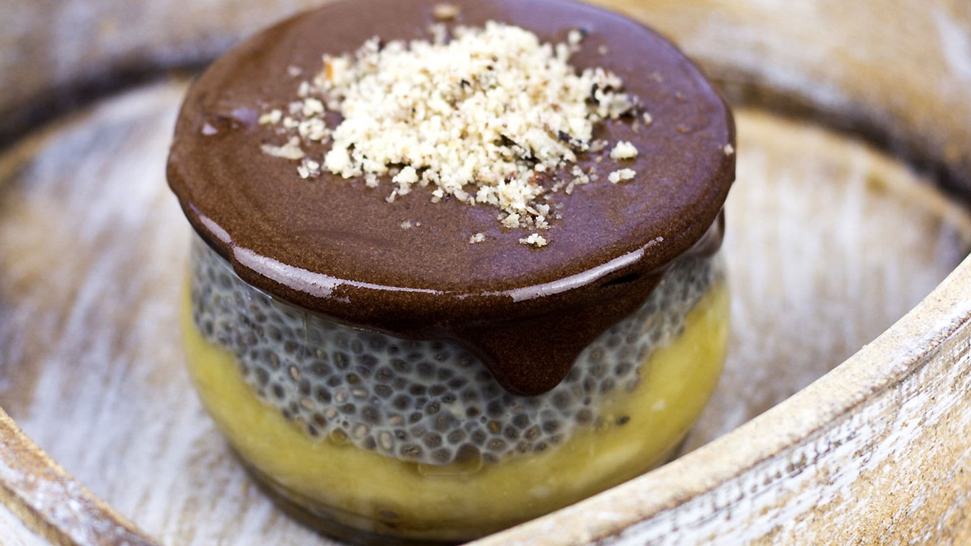 'Pudding' de chía, plátano y crema casera de cacao y avellanas