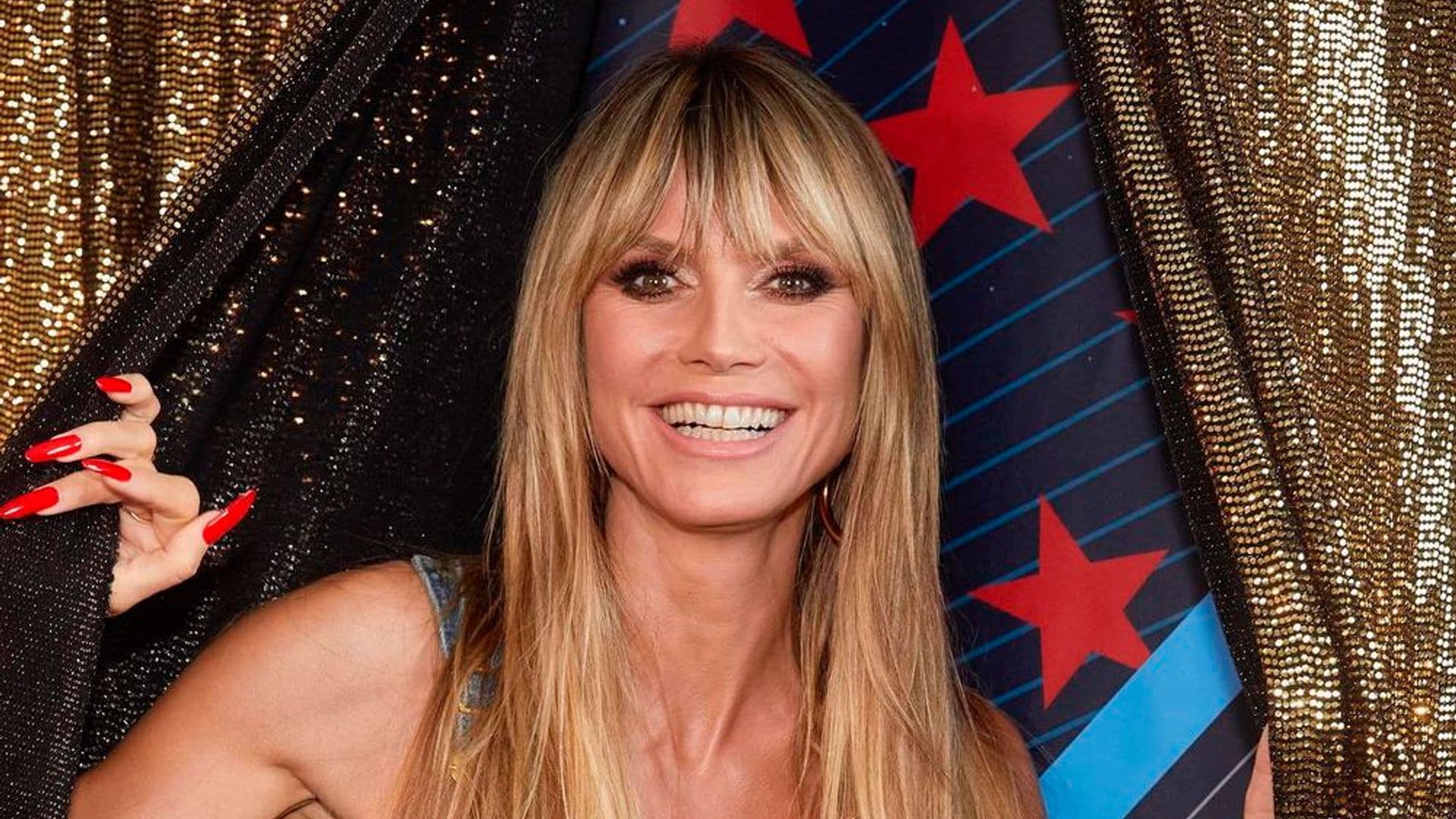 Heidi Klum sabe cómo lucir un 'cropped top' a partir de los 40