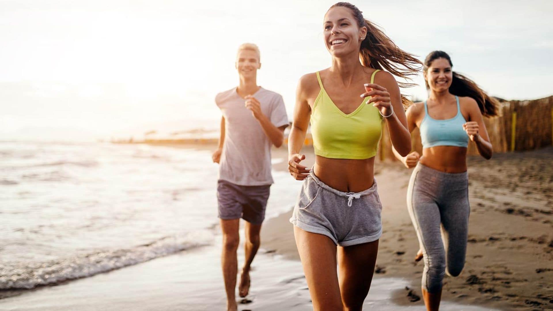 Correr por la arena de la playa, ¿sí o no? Los expertos nos dan su opinión