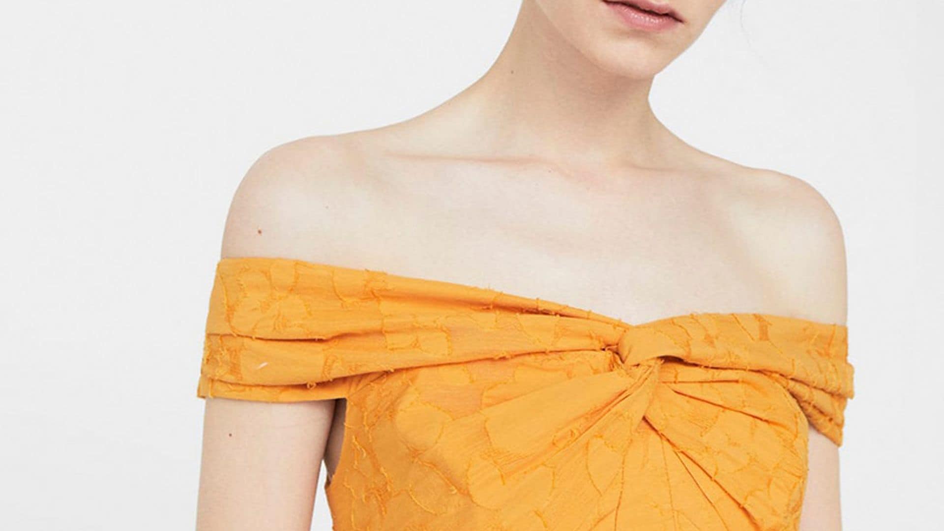 Mango apuesta por la tendencia 'off shoulder' en sus nuevas blusas y vestidos