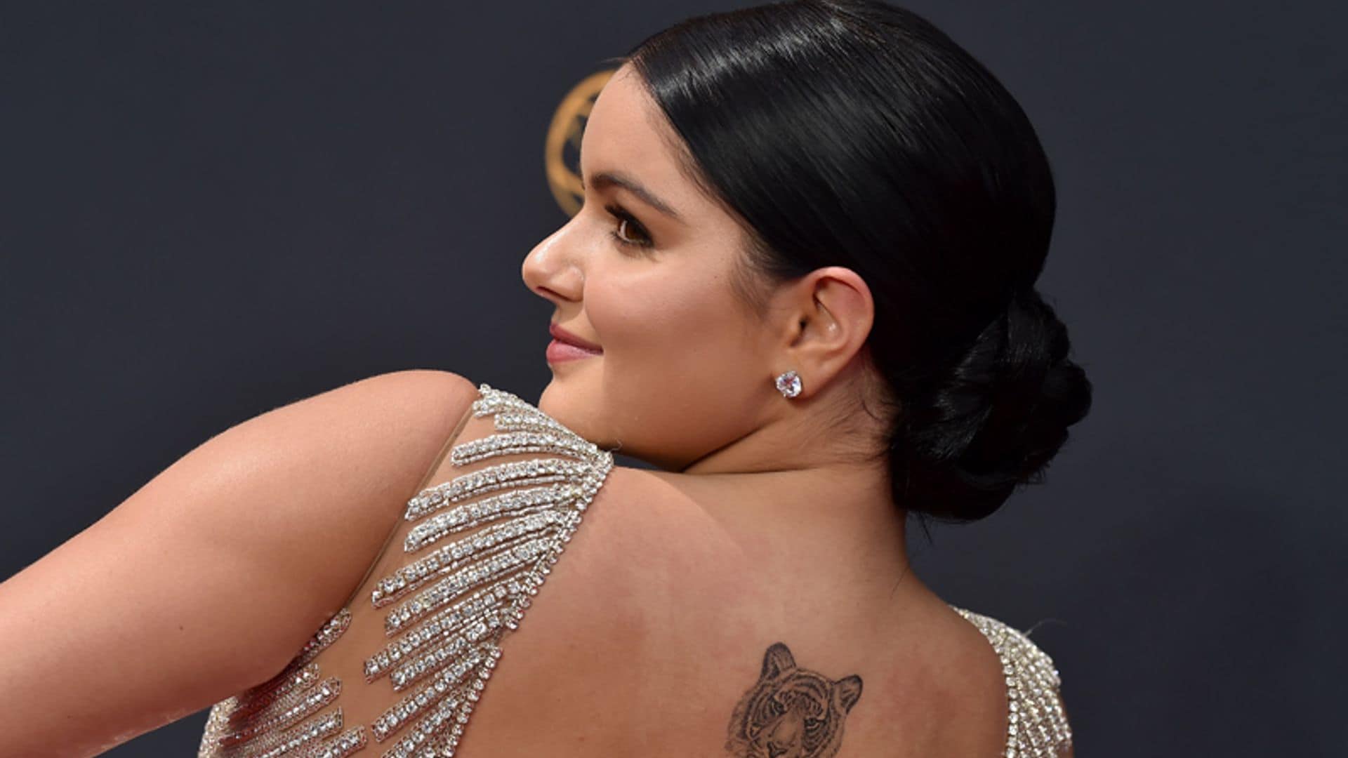 El moño bajo de Ariel Winter y siete versiones más de este recogido para combatir el calor en verano