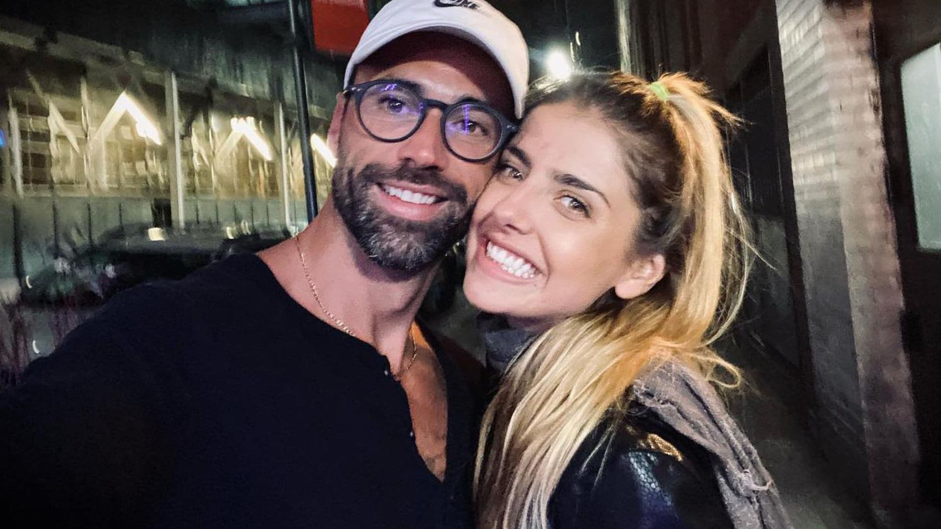 Michelle Renaud y Matías Novoa posan por primera vez junto a sus hijos