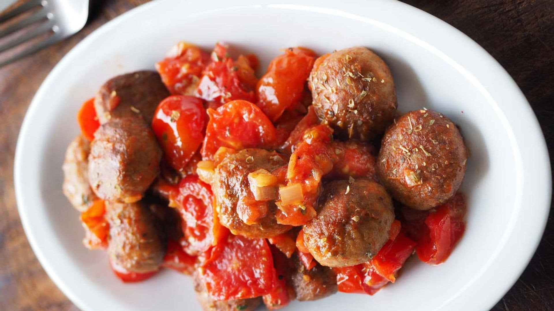 Albóndigas de pez espada con tomates cherry