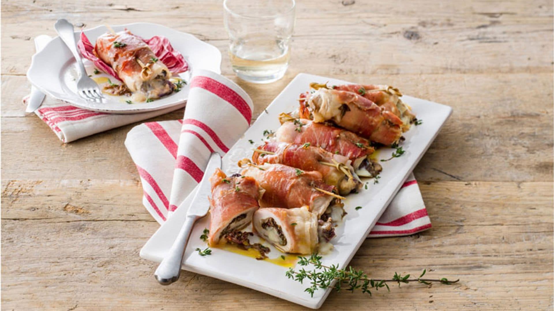 Rollitos de pavo y jamón rellenos de achicoria y queso