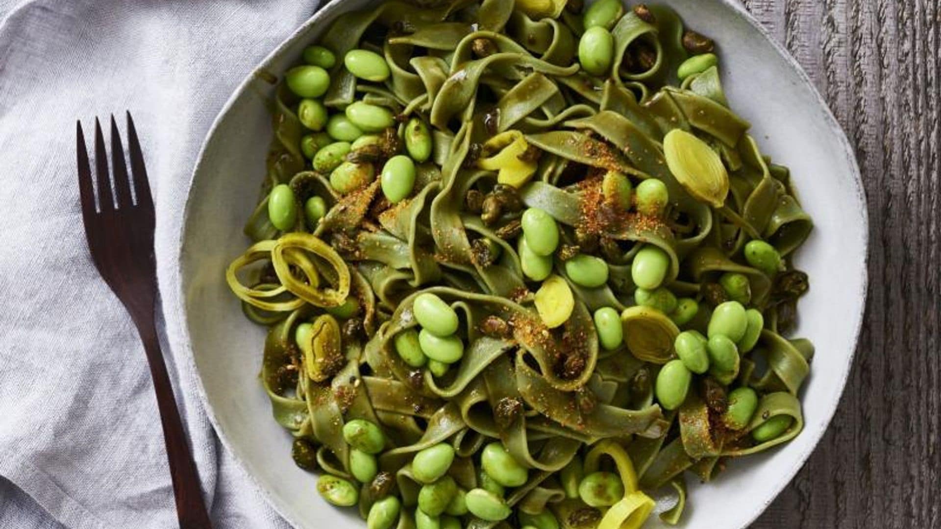 'Tagliatelle' con puerro y edamame