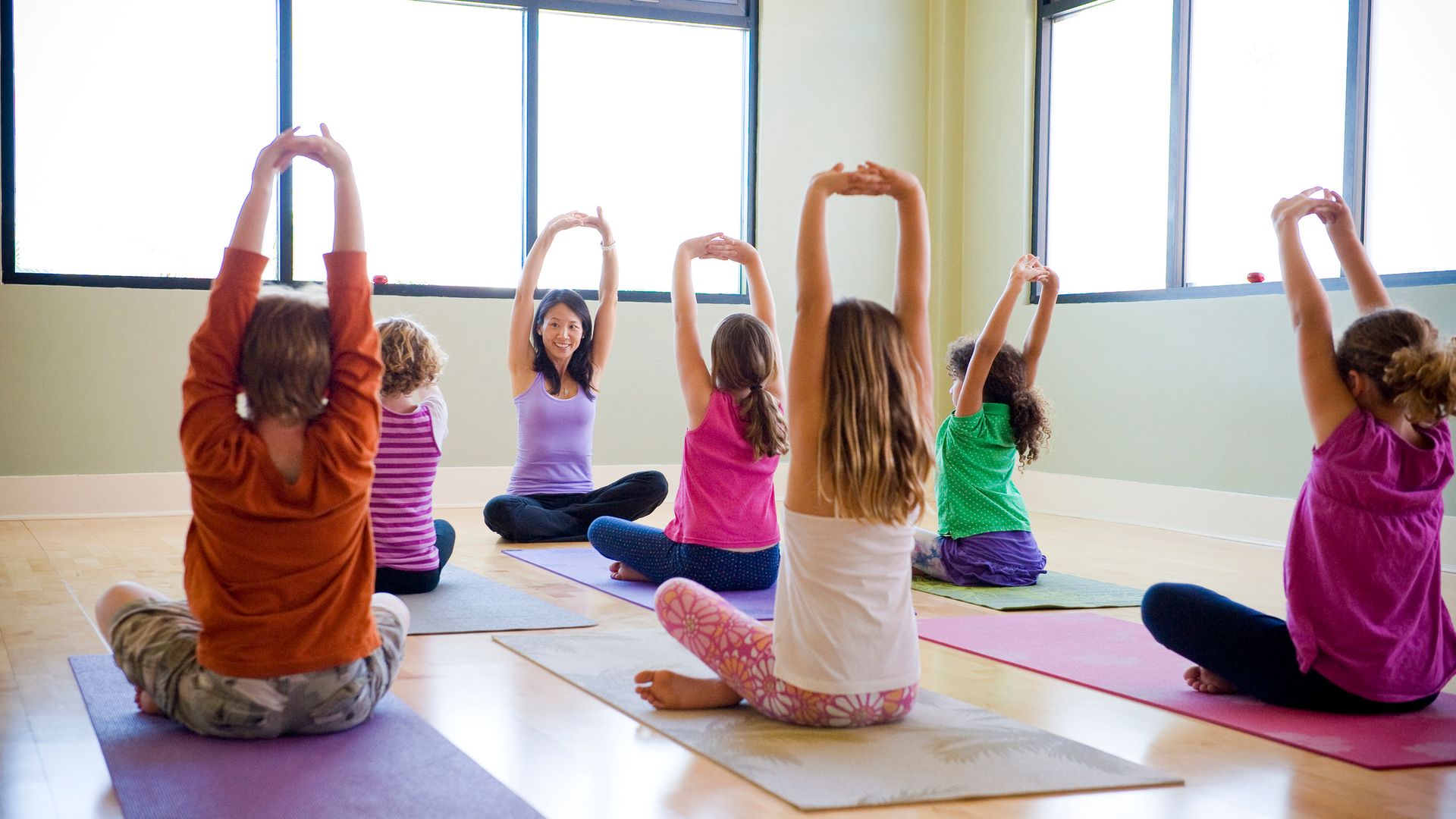 Clase de yoga para niños