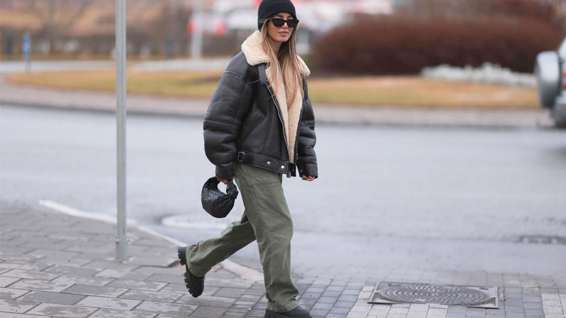 Gorros de punto con estilo, el complemento más versátil que elevará tus looks de invierno