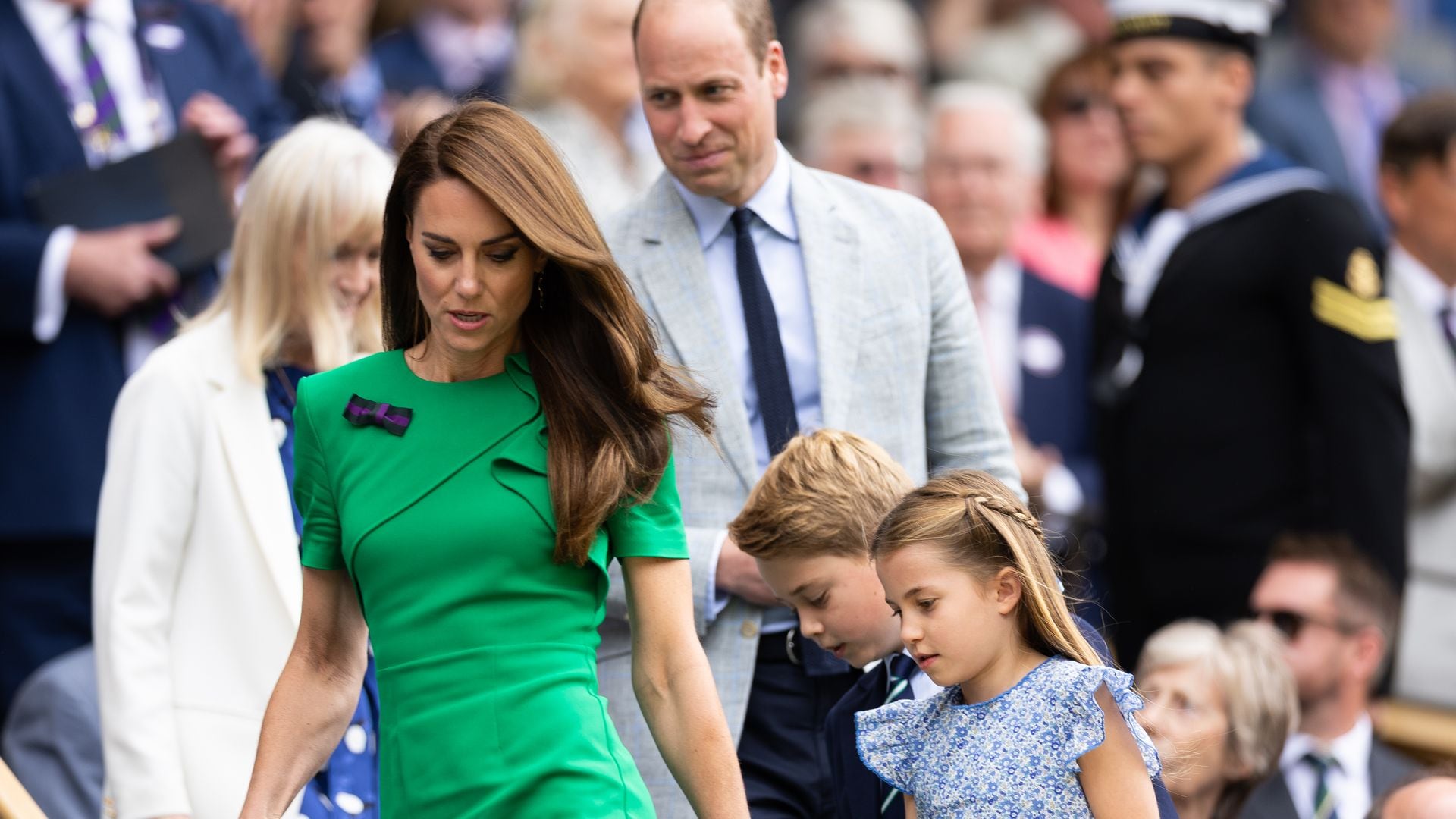 La inesperada aparición en televisión de Kate Middleton junto a sus hijos